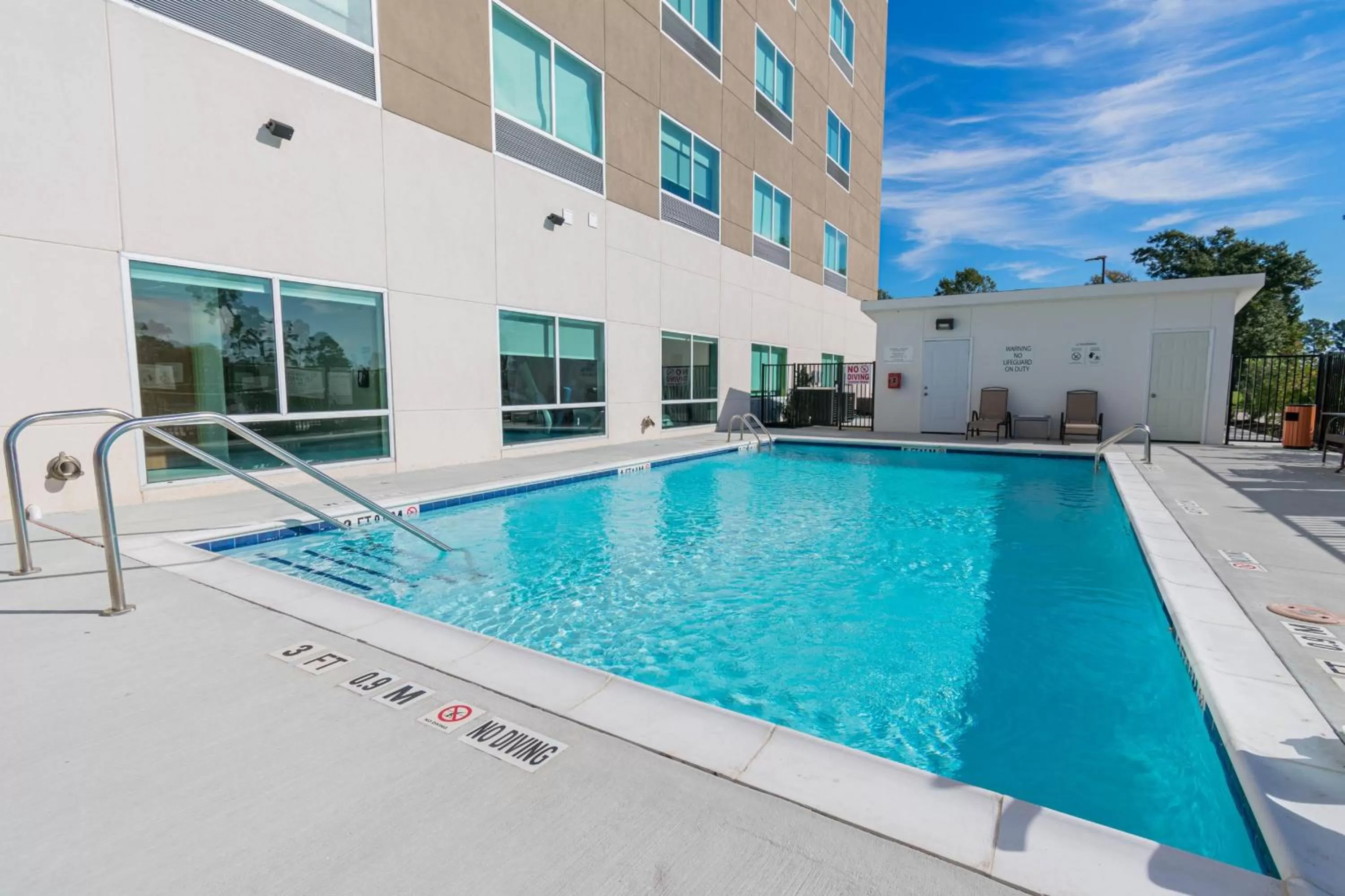 Swimming pool in Holiday Inn Express & Suites Houston - North I45 Spring by IHG