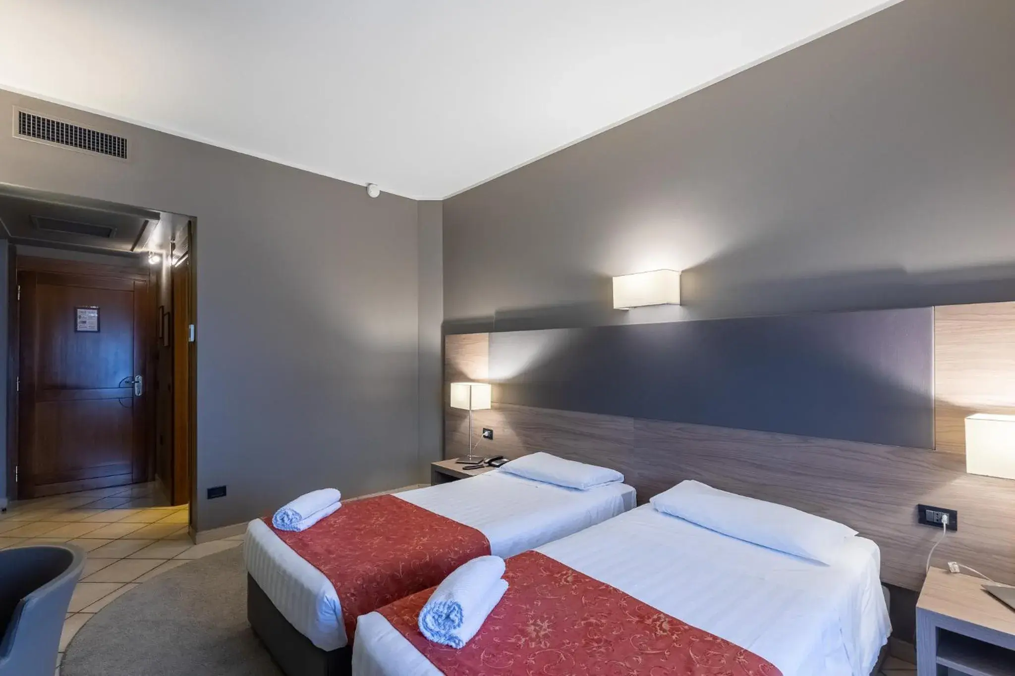 Twin Room in Hotel Sunflower Twin Room in Hotel Sunflower