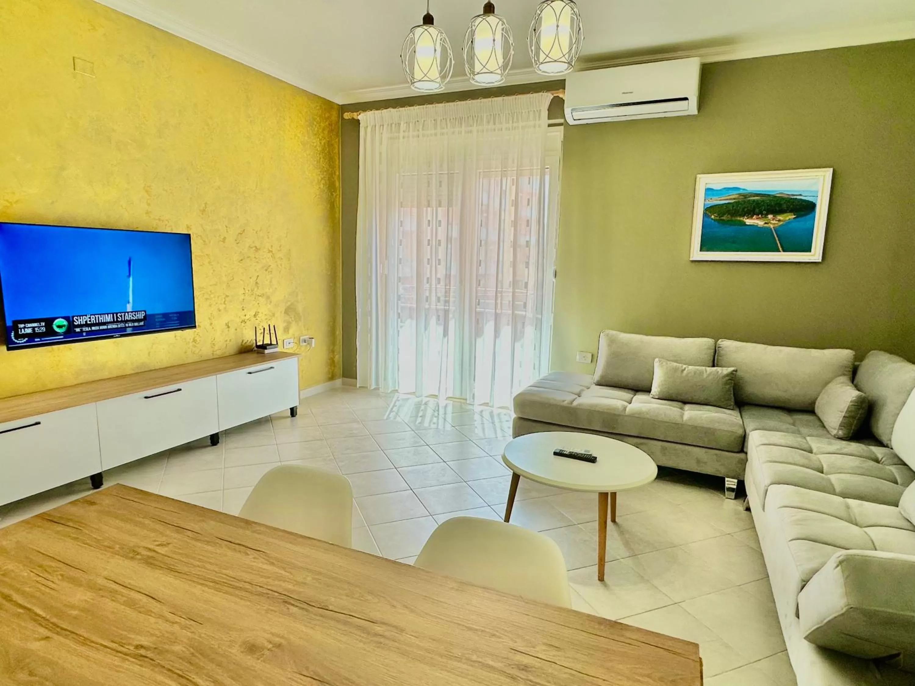TV and multimedia, Seating Area in FAMILY SUITE RESIDENCE