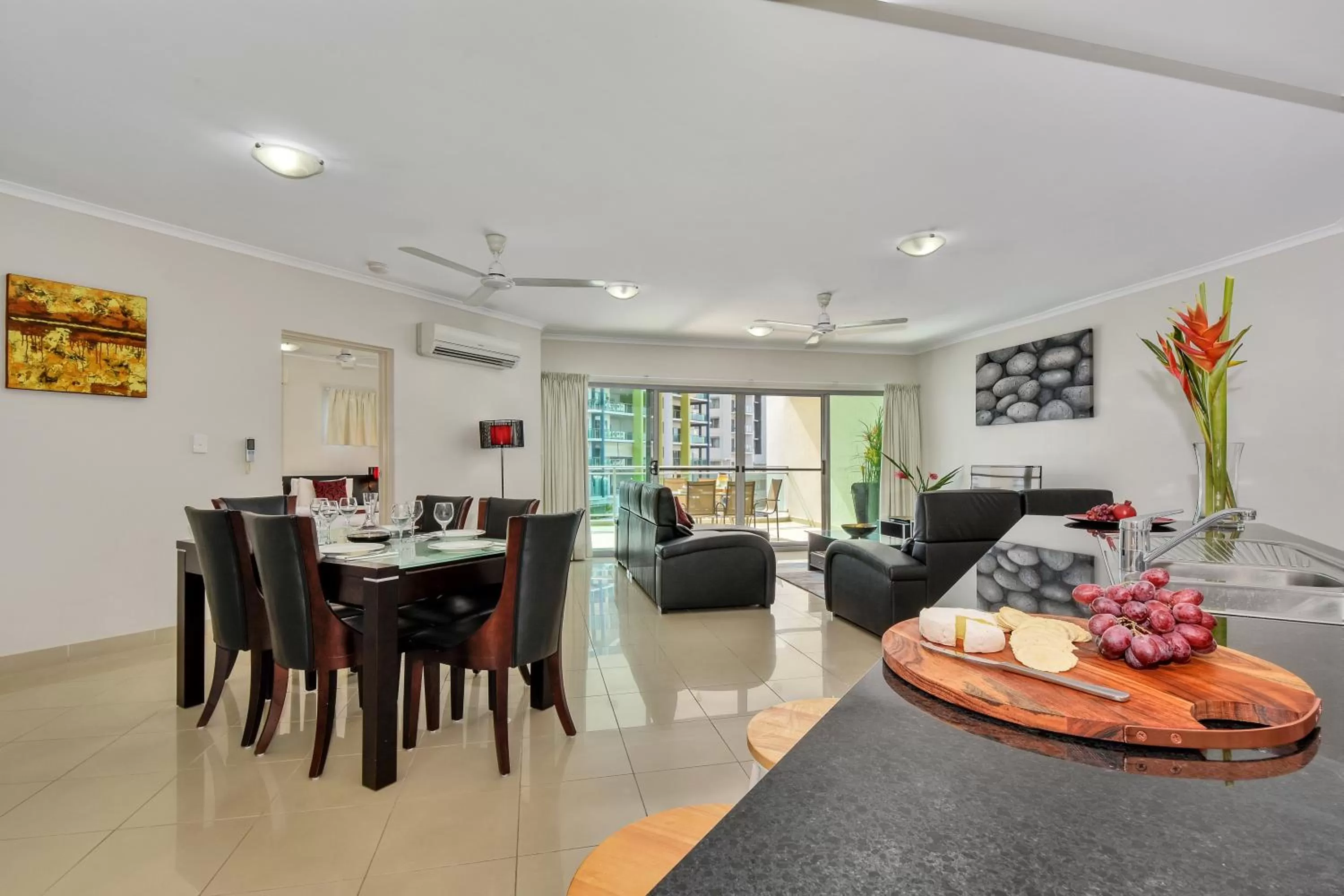 Kitchen or kitchenette in Argus Apartments Darwin