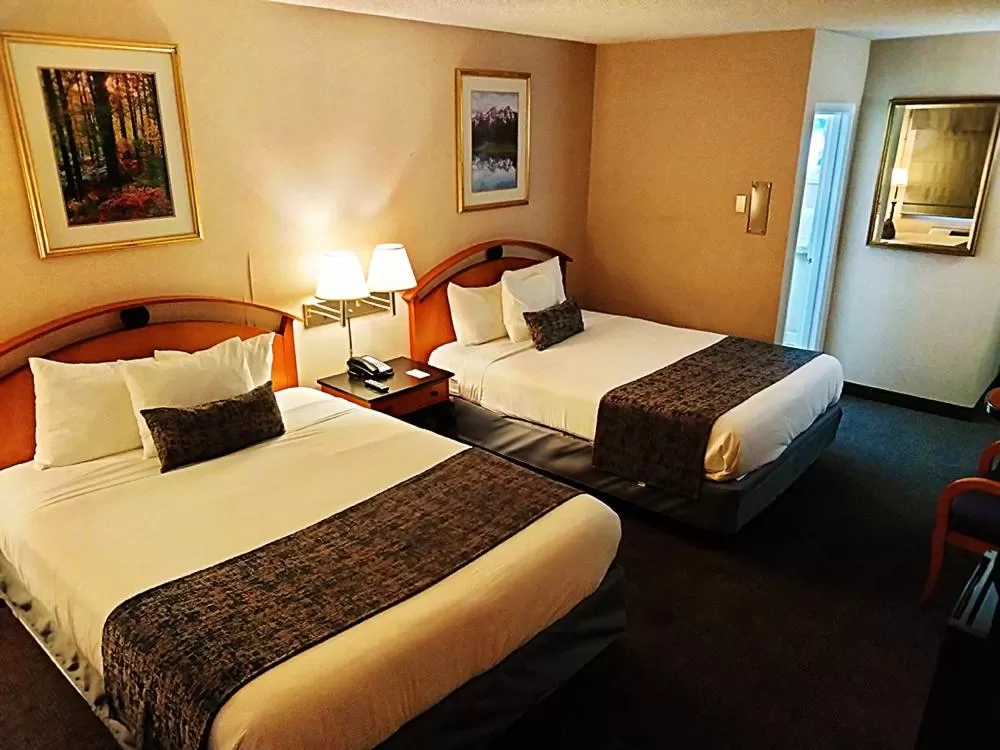 Bed in Metropolitan Inn Downtown Salt Lake City