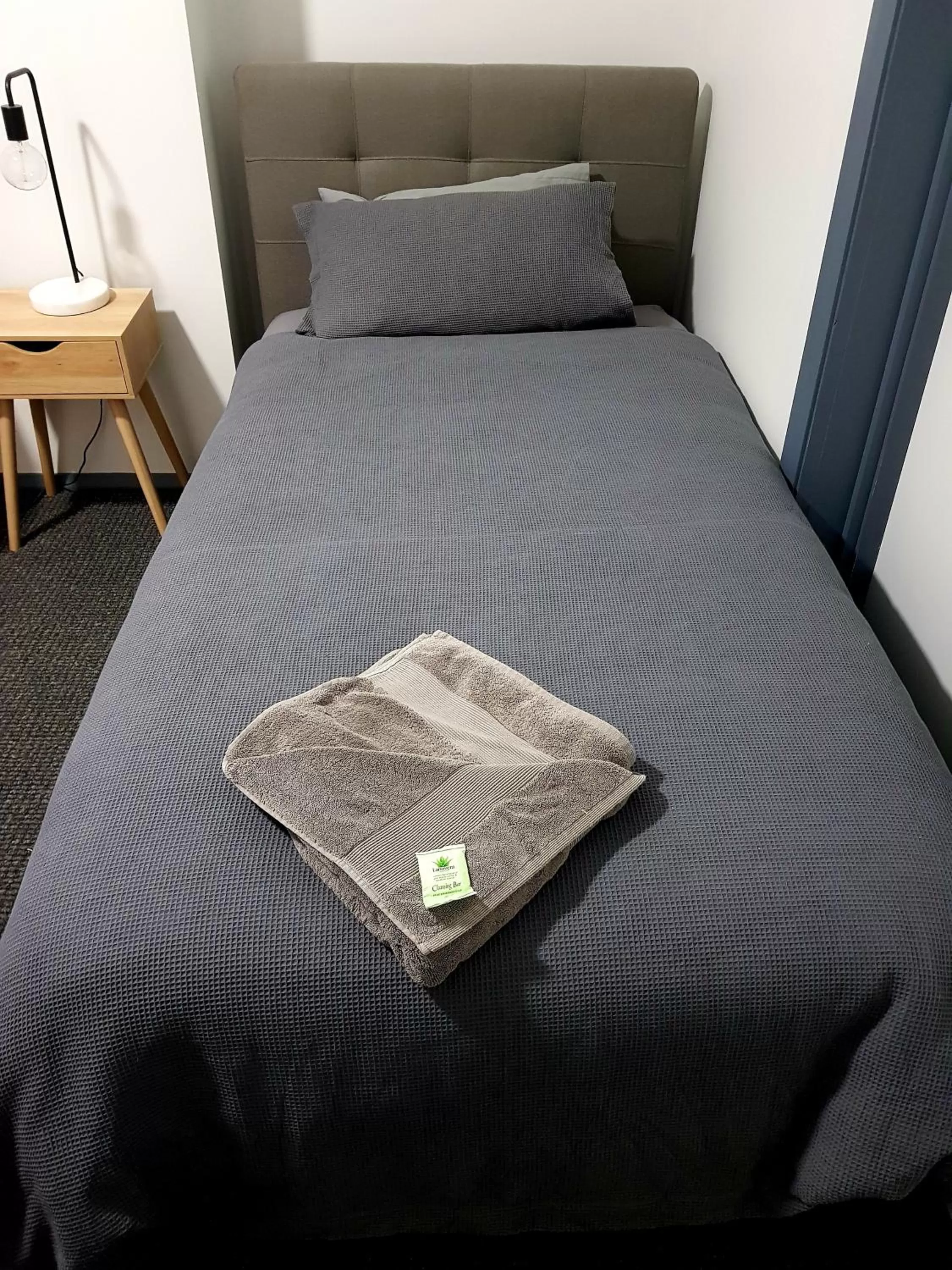 Bed in Criterion Hotel Grenfell