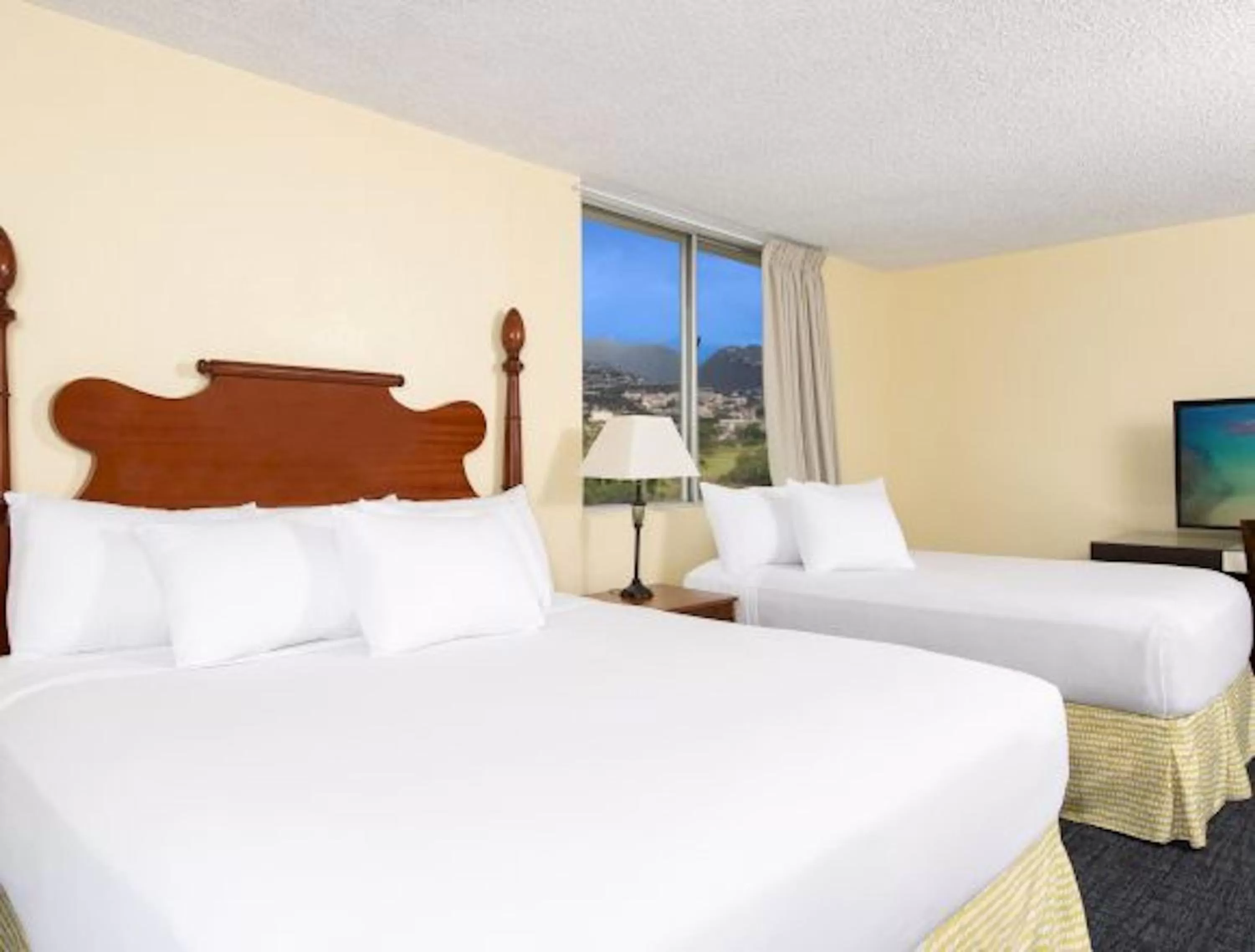 Bedroom, Bed in Ohia Waikiki Studio Suites