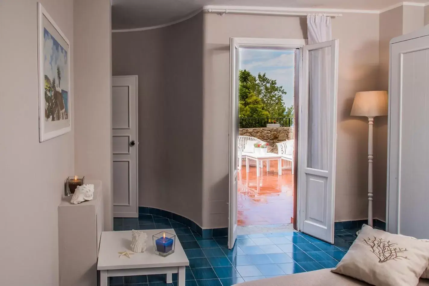 Suite - single occupancy in Hotel Tonnara Trabia Suite - single occupancy in Hotel Tonnara Trabia