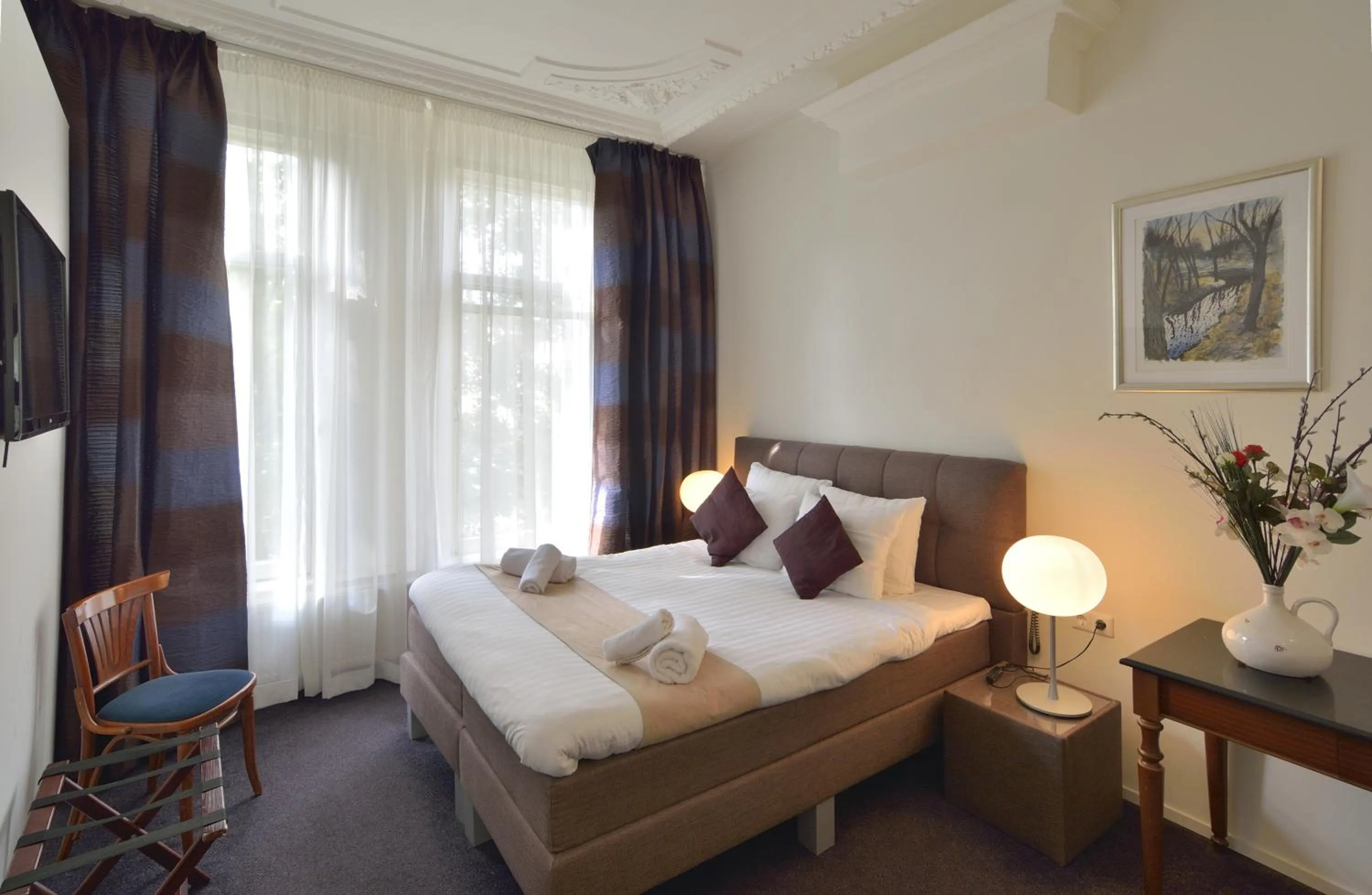 Bedroom, Bed in Hotel La Belle Vue