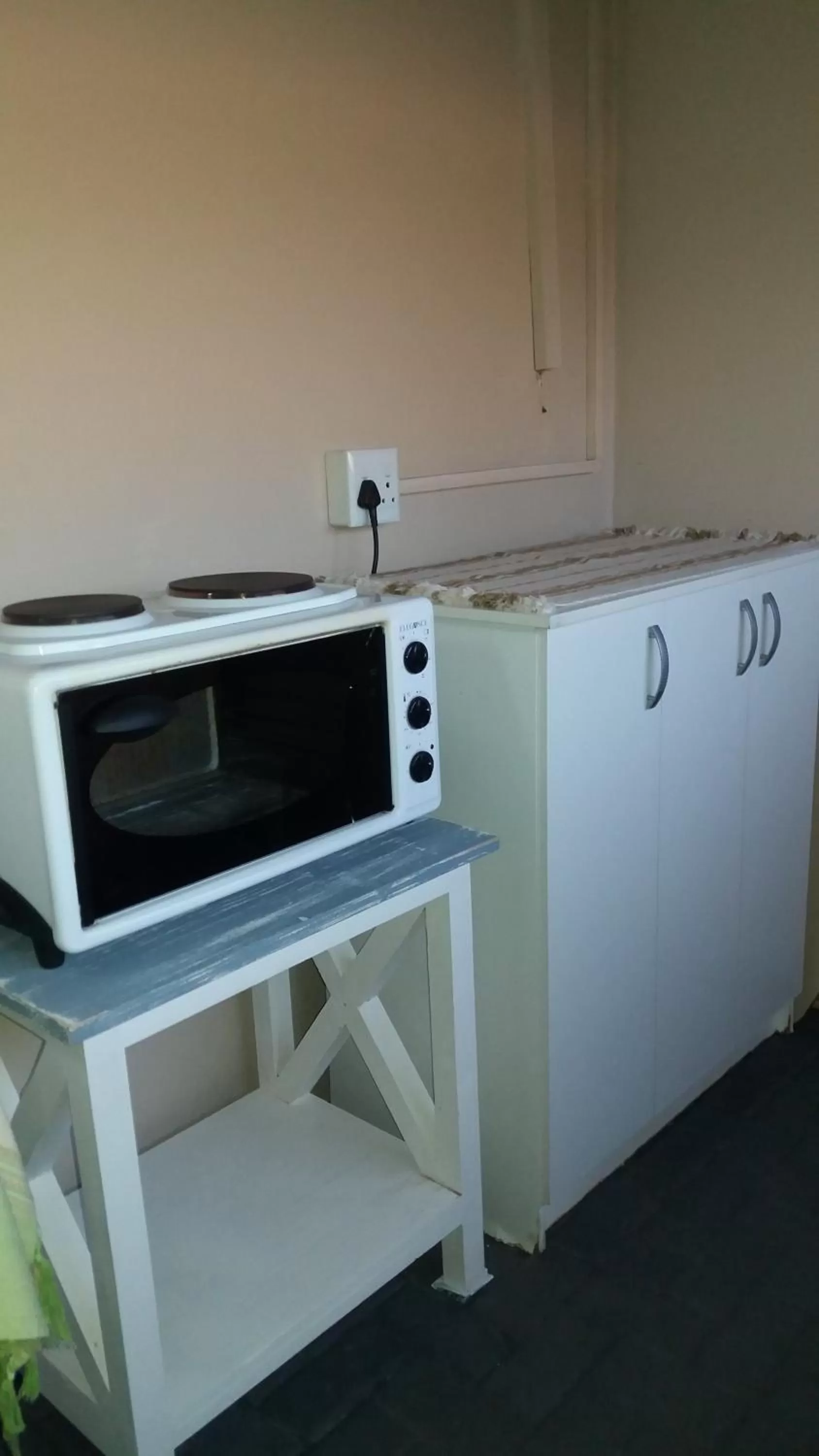 Communal kitchen in Sunflower Self-Catering