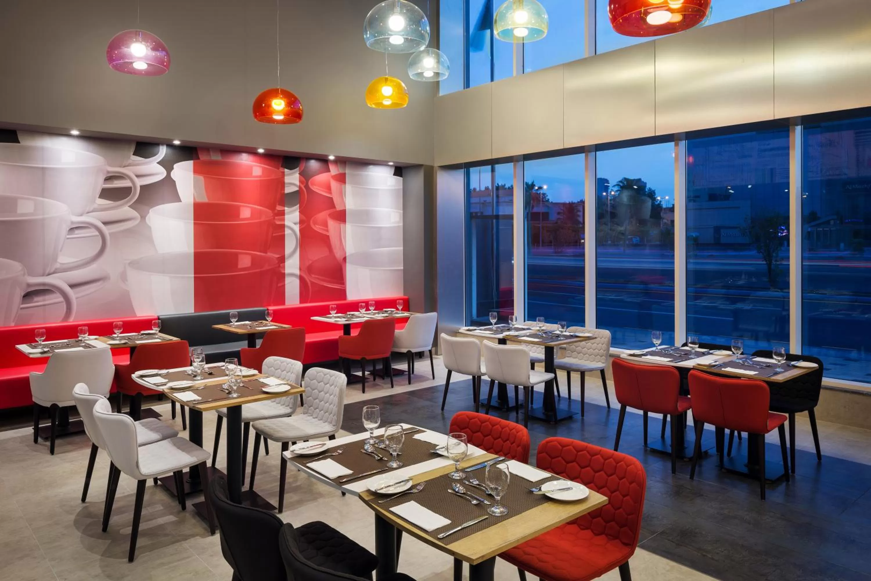 Restaurant/places to eat in Ibis Jeddah Malik Road