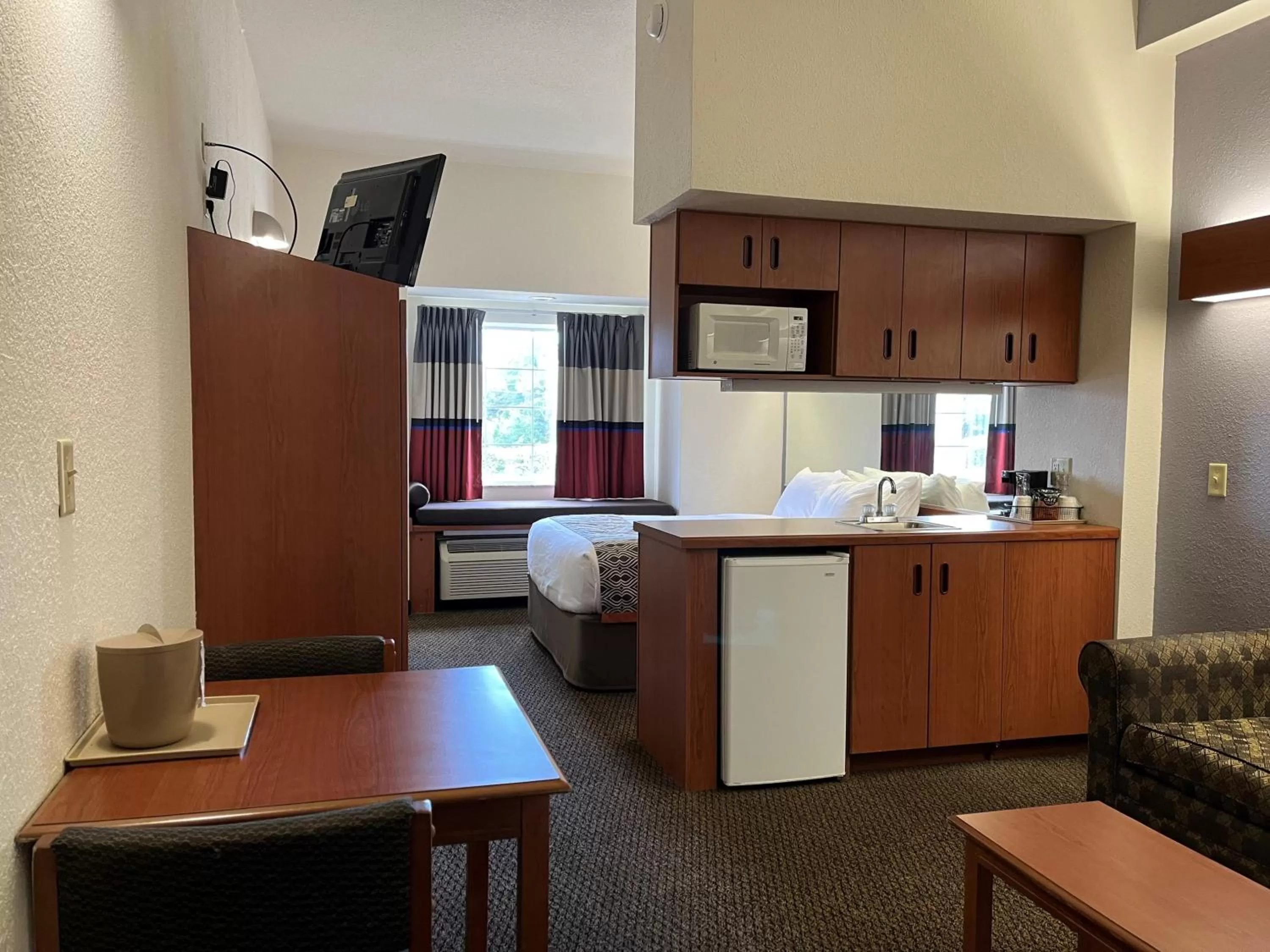 Bed in Microtel Inn and Suites by Wyndham - Lady Lake/ The Villages