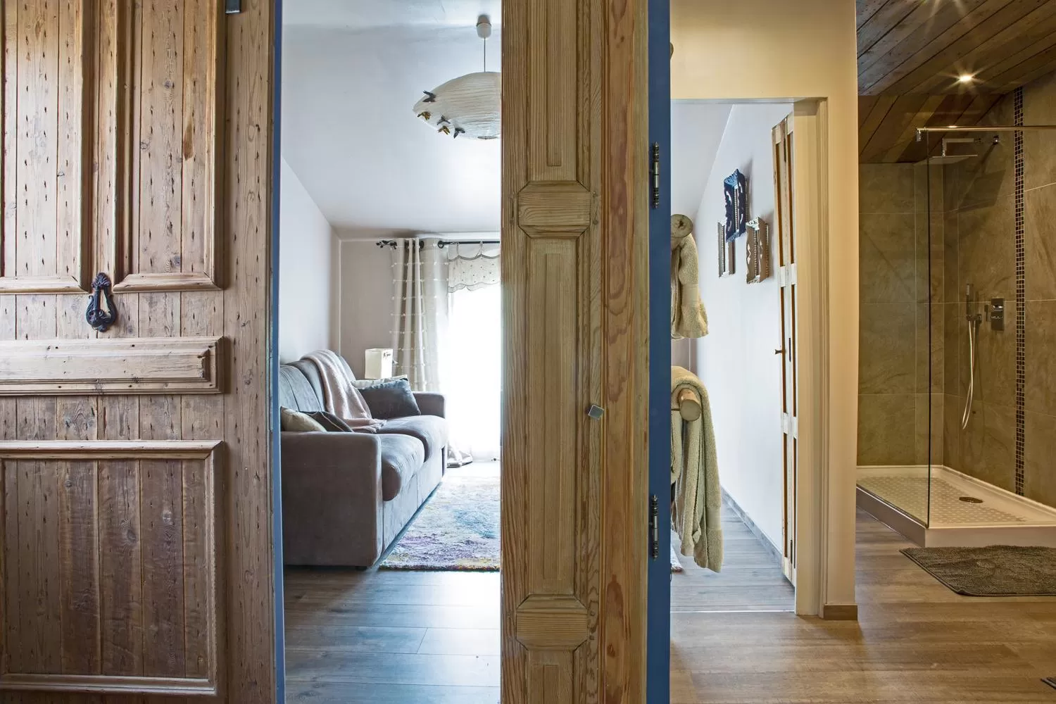 Bedroom in Sous les Platanes B&B