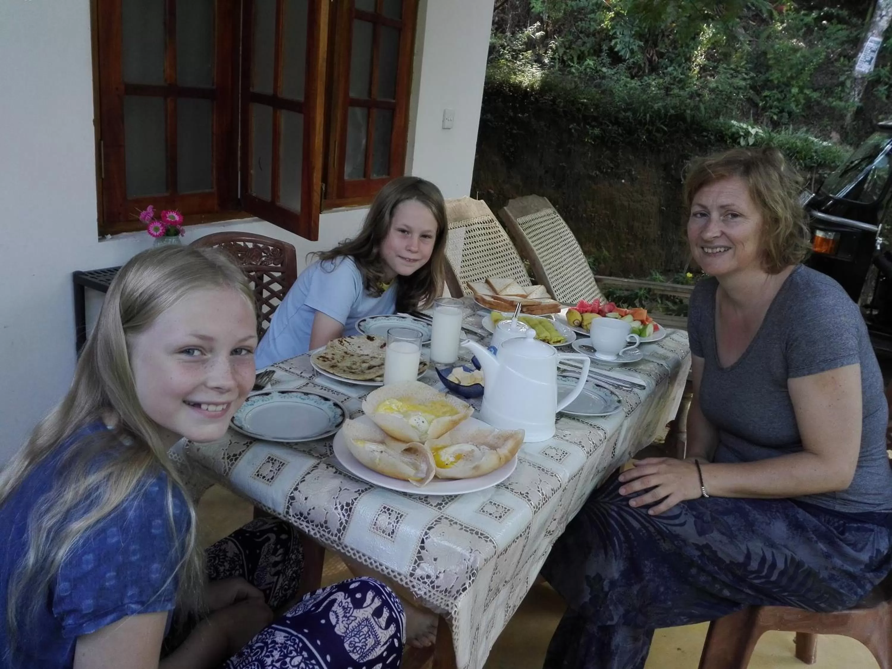 People in The Horizon Root Inn