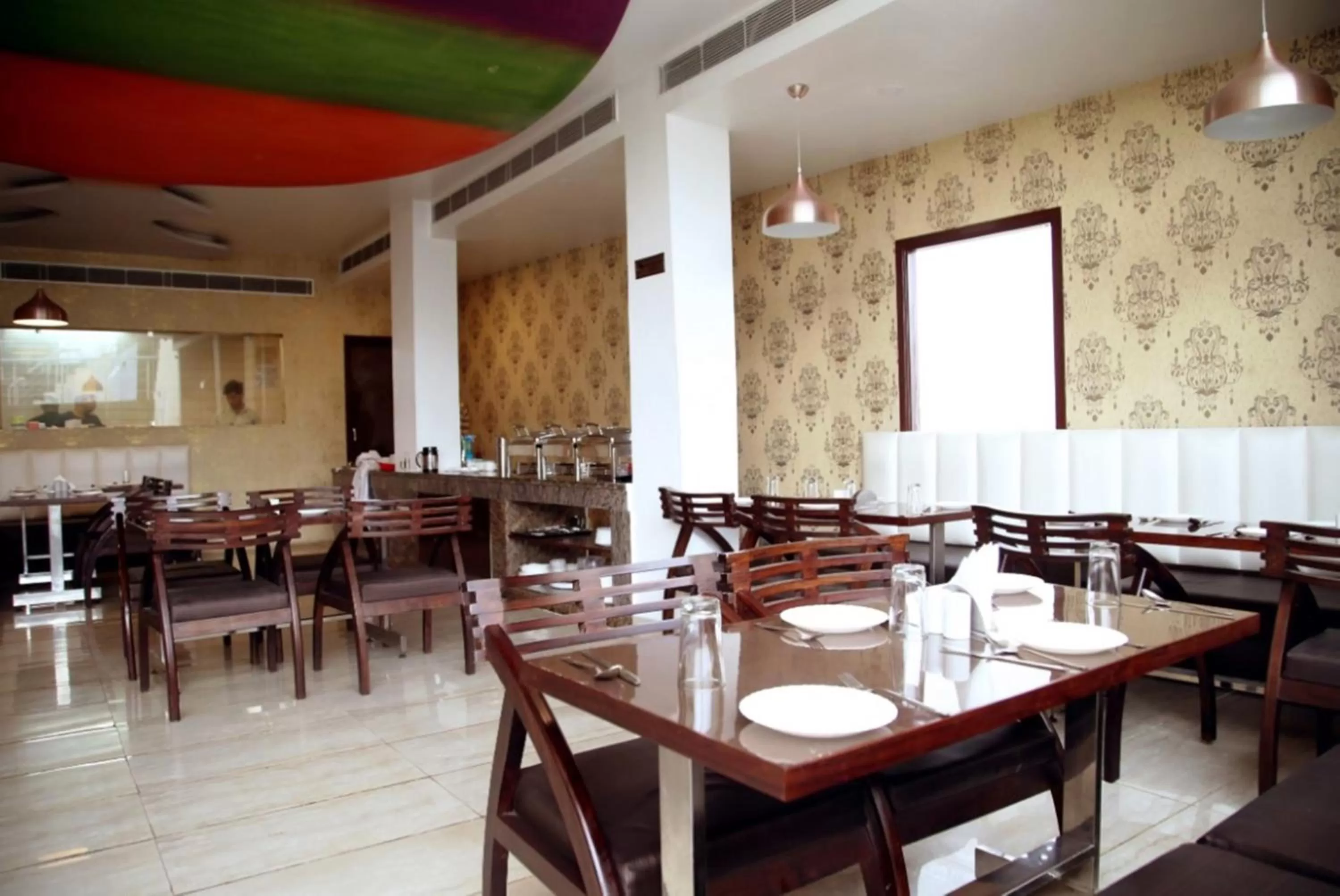 Restaurant/Places to Eat in DIEU Sallow royal suites