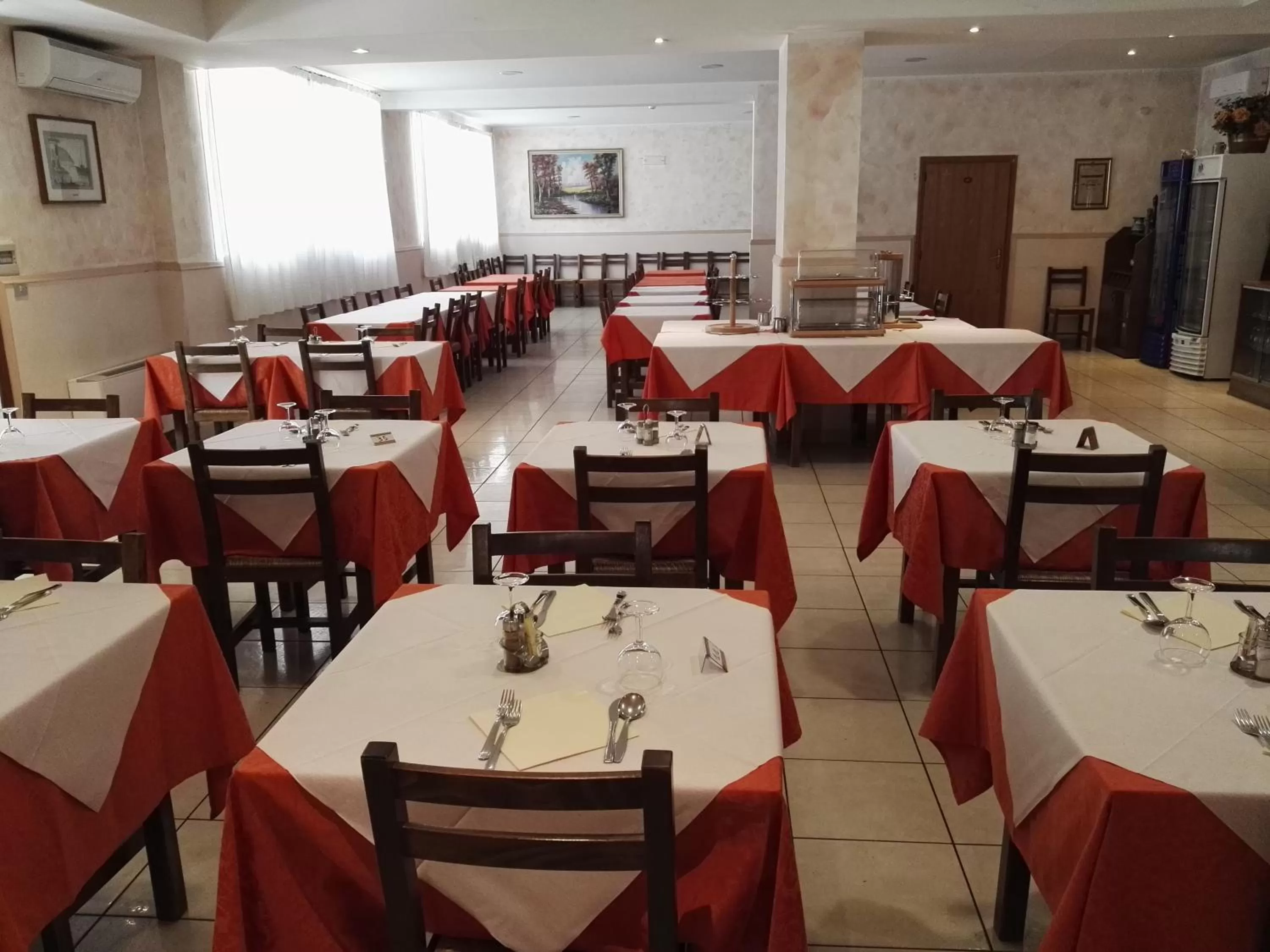Restaurant/places to eat in Hotel Trasimeno Bittarelli