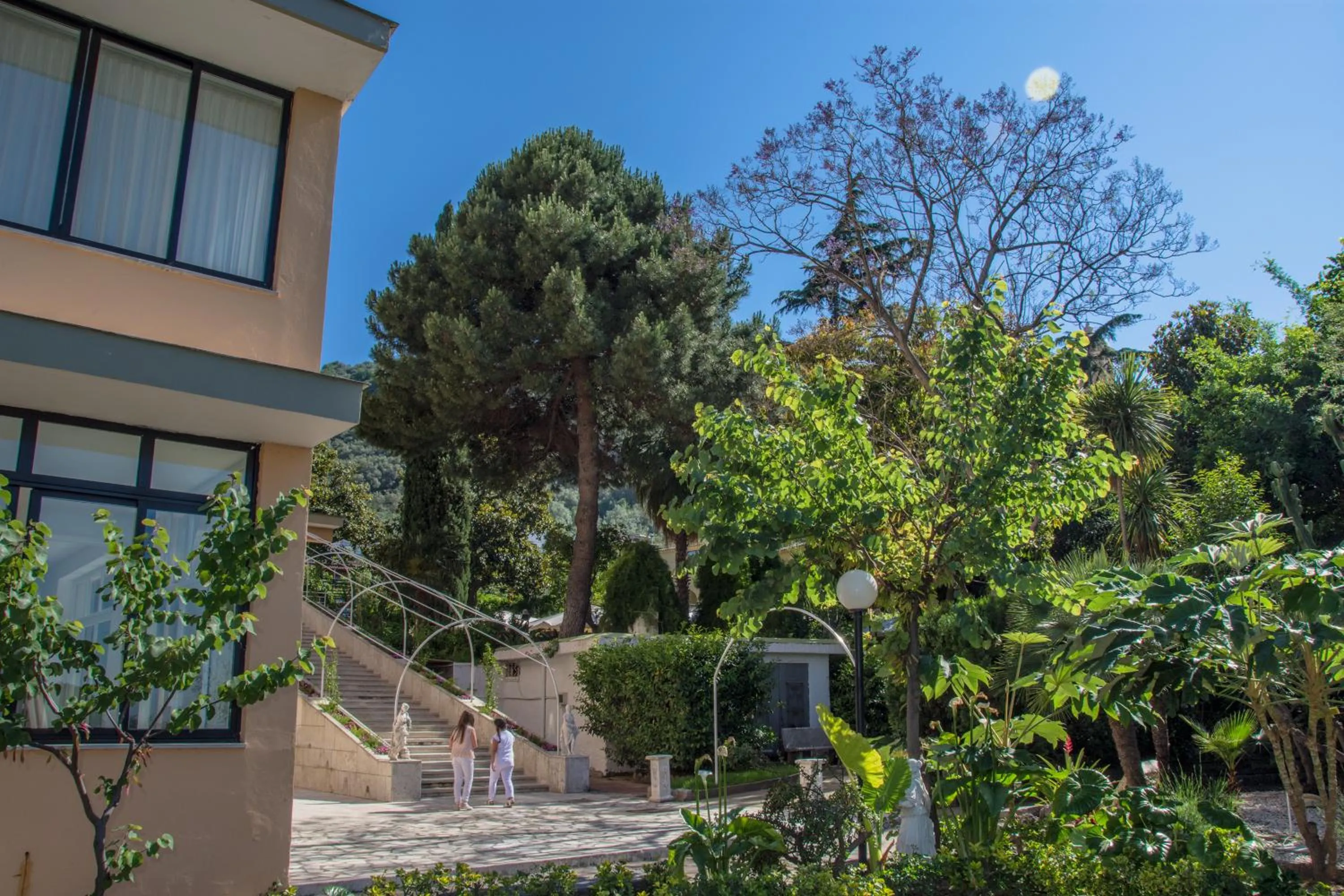 Day in Grand Hotel Moon Valley