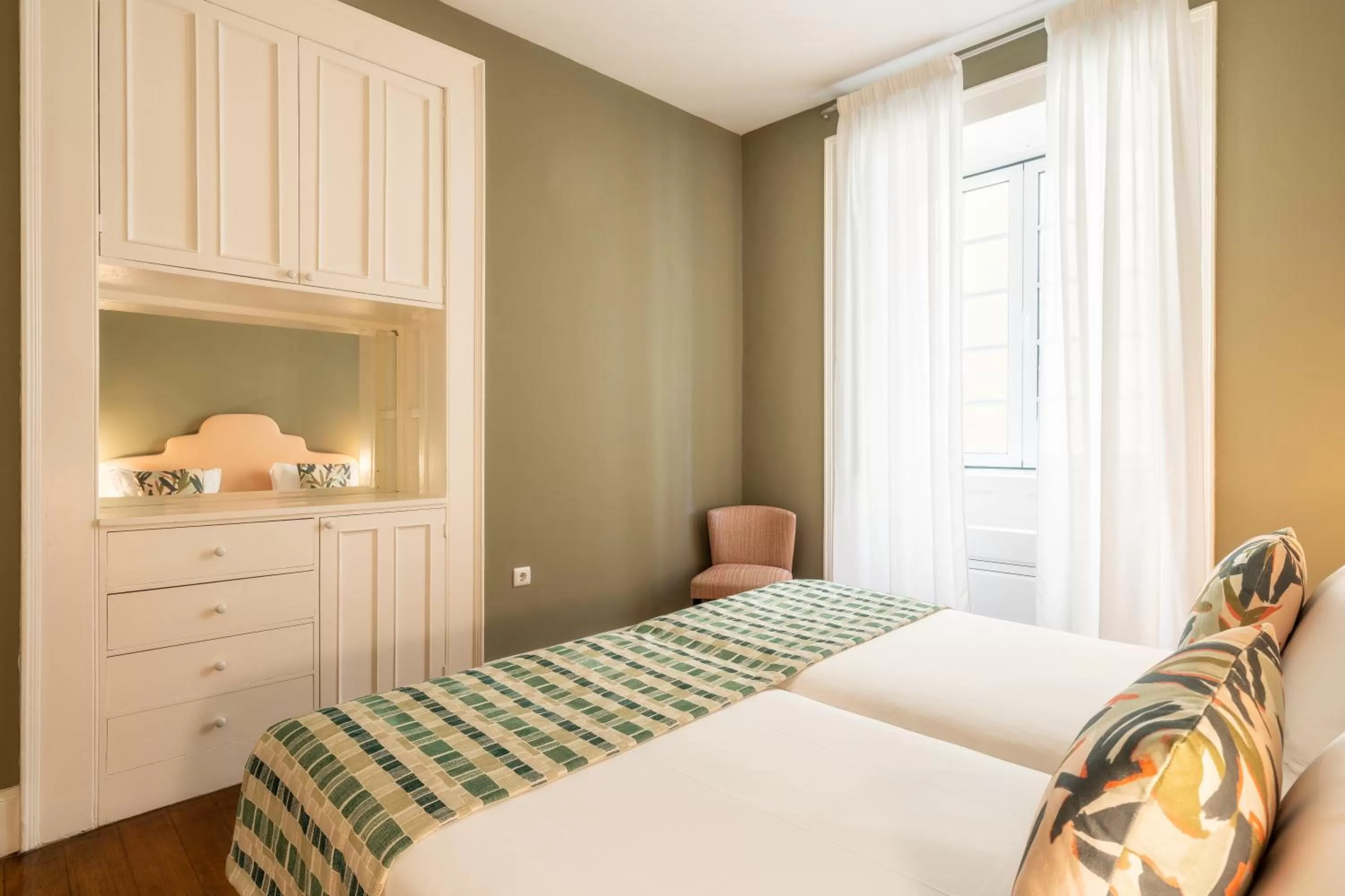 Bedroom, Bed in The Wine Lodges by An Island Apart