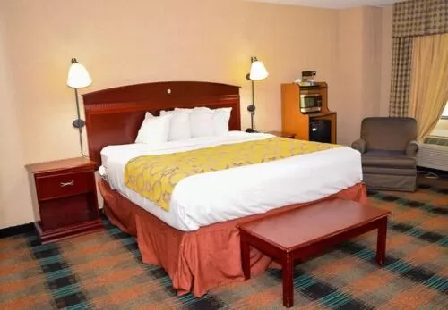 Coffee/tea facilities, Bed in Baymont by Wyndham Michigan City