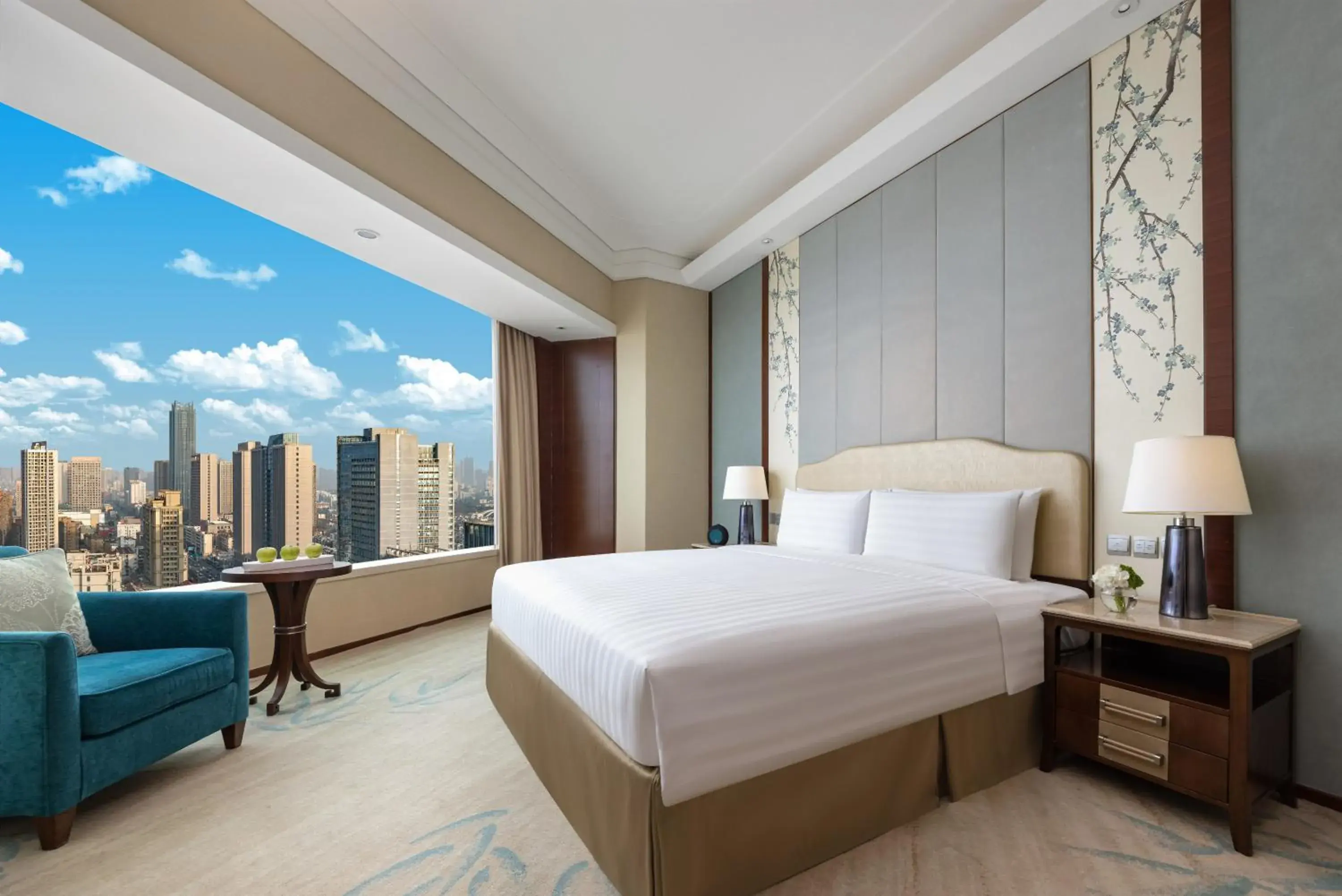 Horizon Premier King Room in Shangri-La Hefei Horizon Premier King Room in Shangri-La Hefei