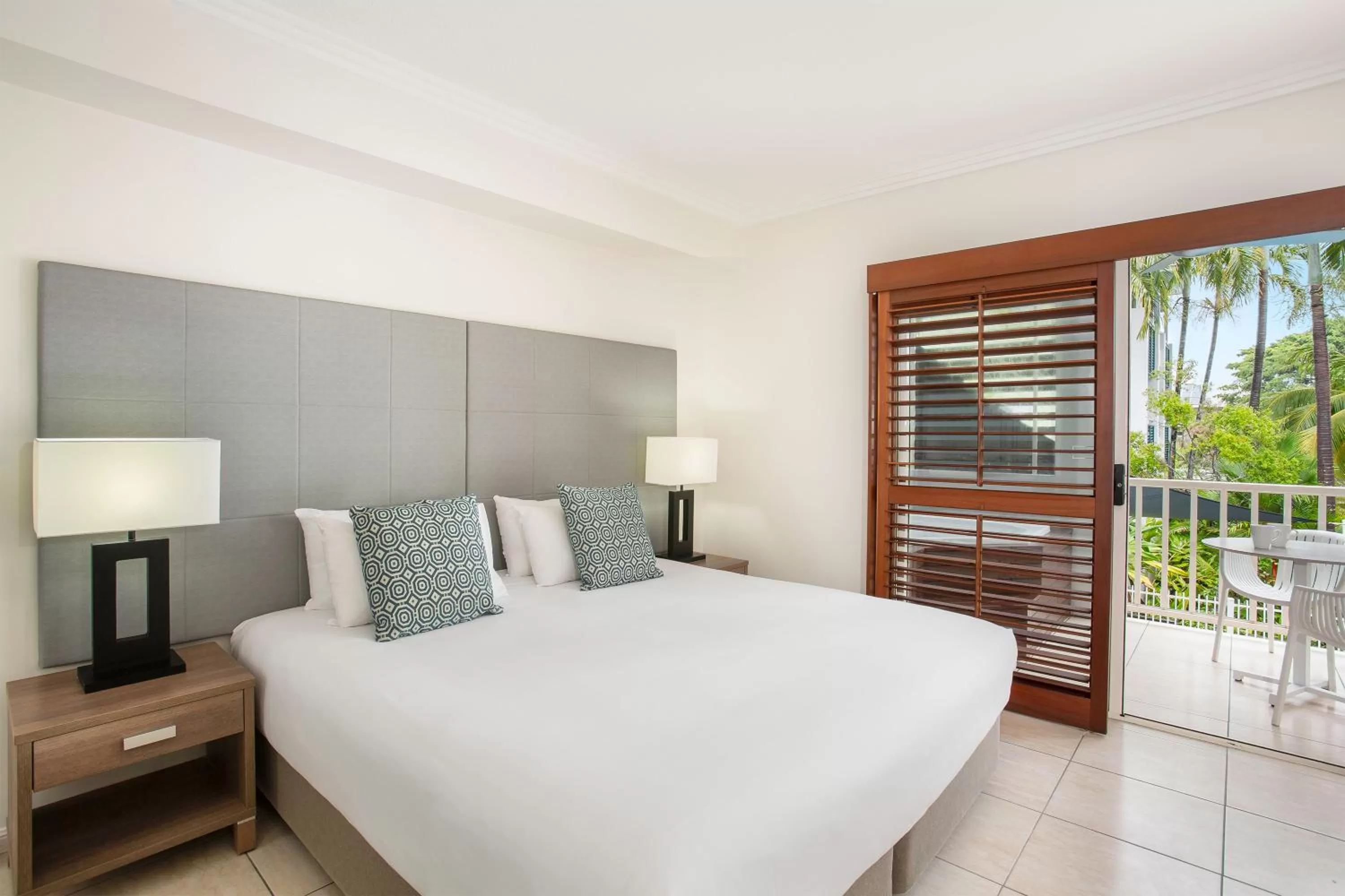 Bedroom, Bed in Mantra Aqueous on Port