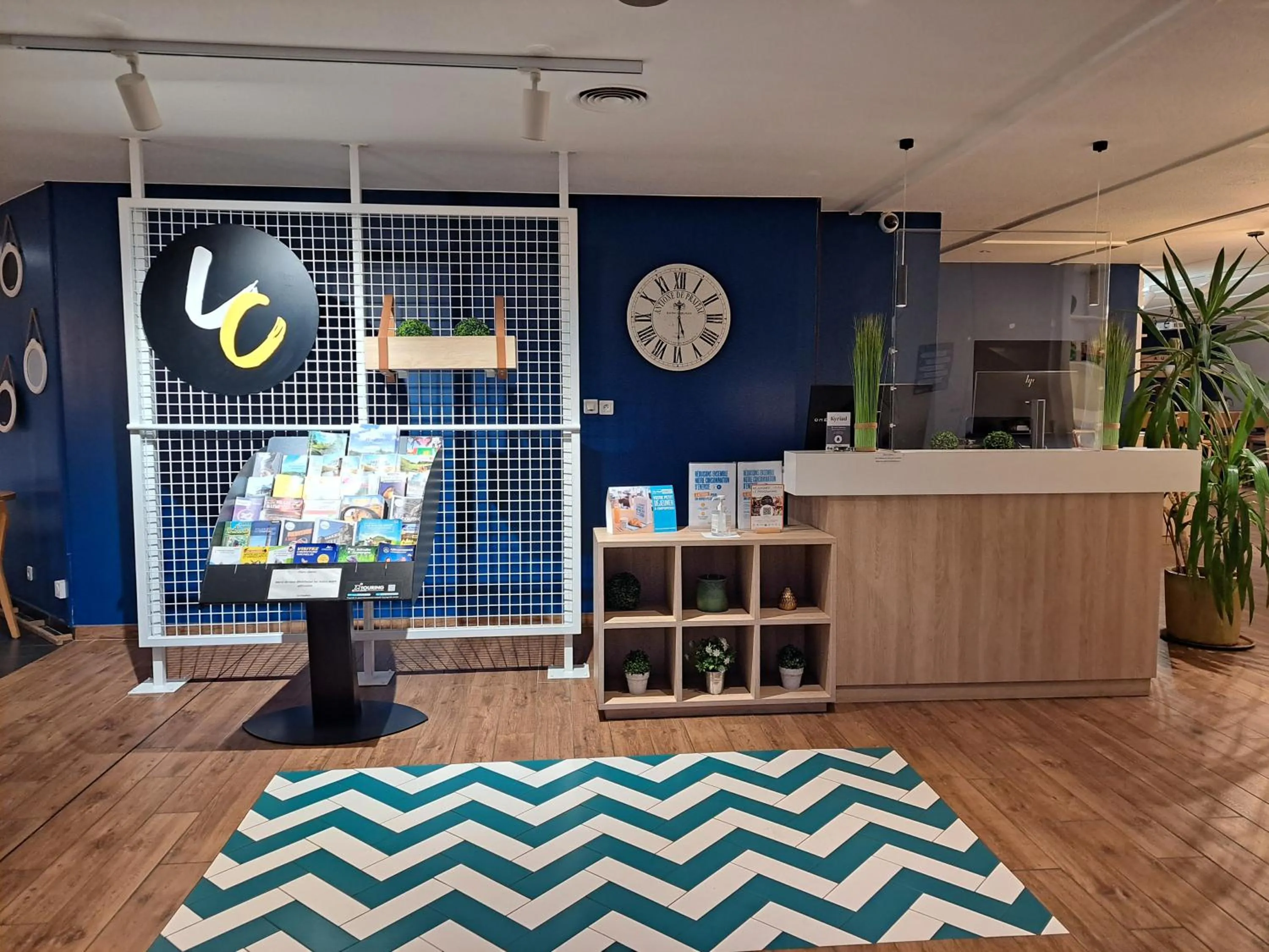 Lobby or reception in Kyriad Direct Roanne Hôtel