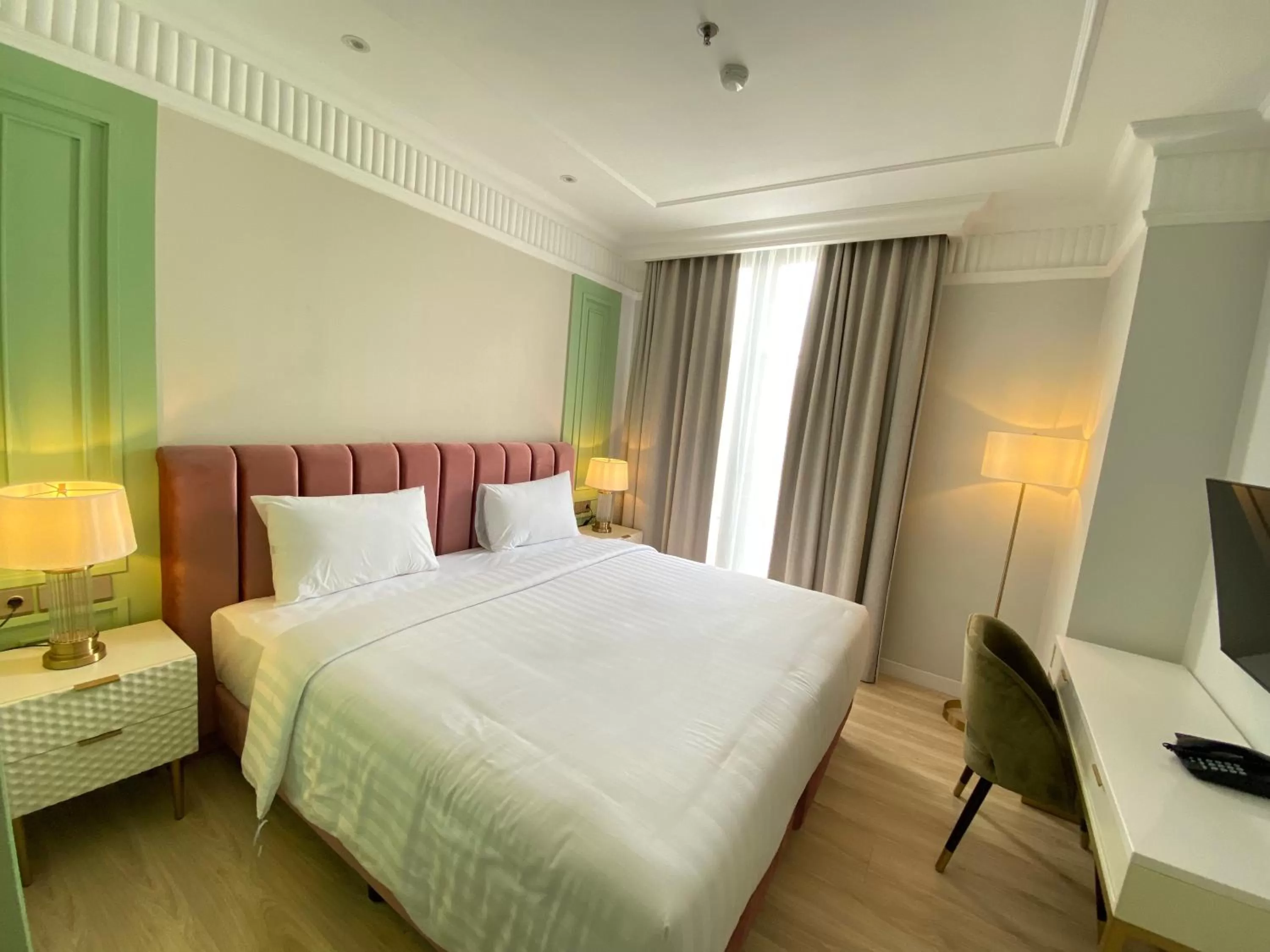 Bedroom, Bed in Maia Hotel Jakarta