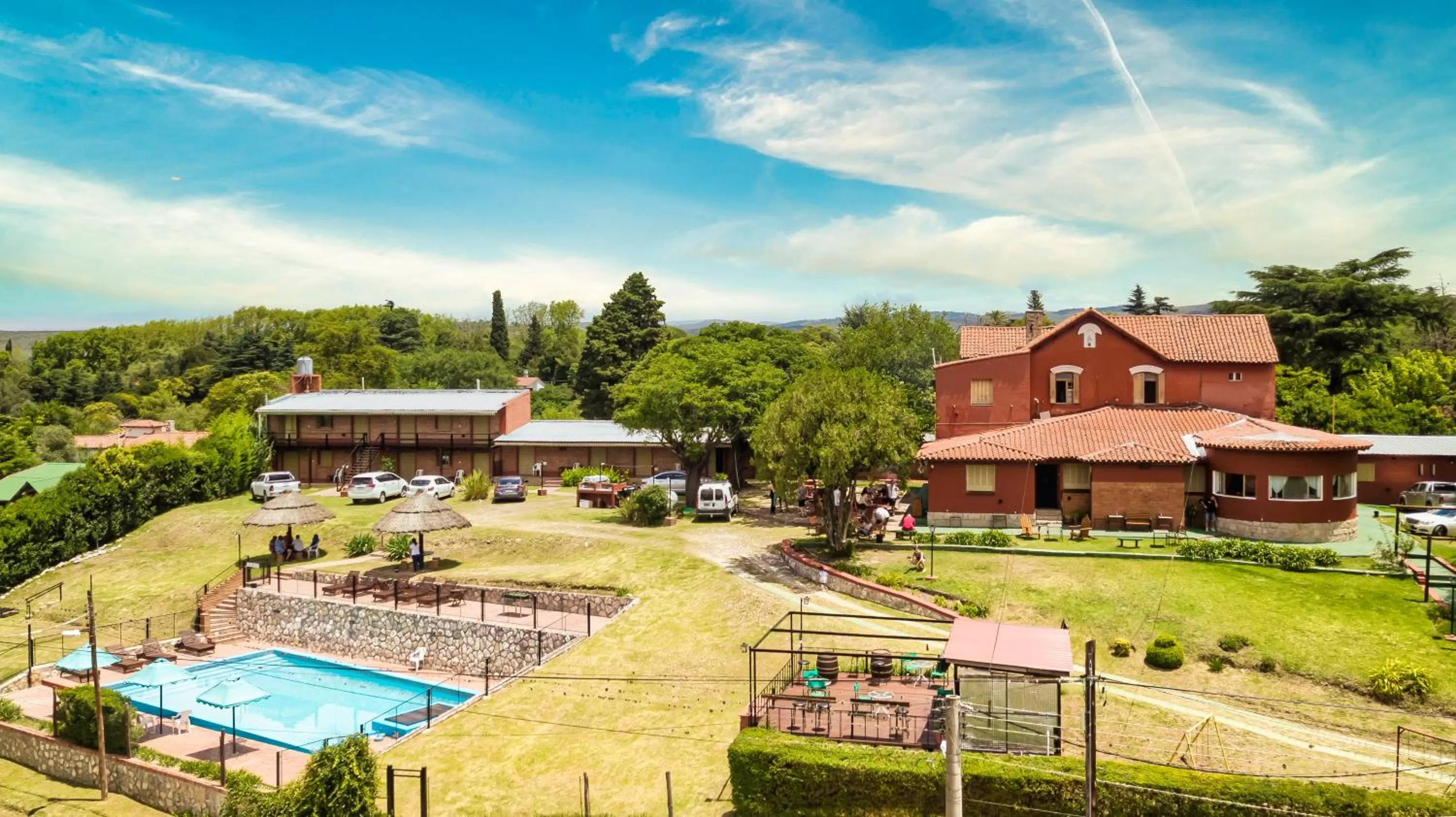 Property building in Castelar - Hotel & Apart