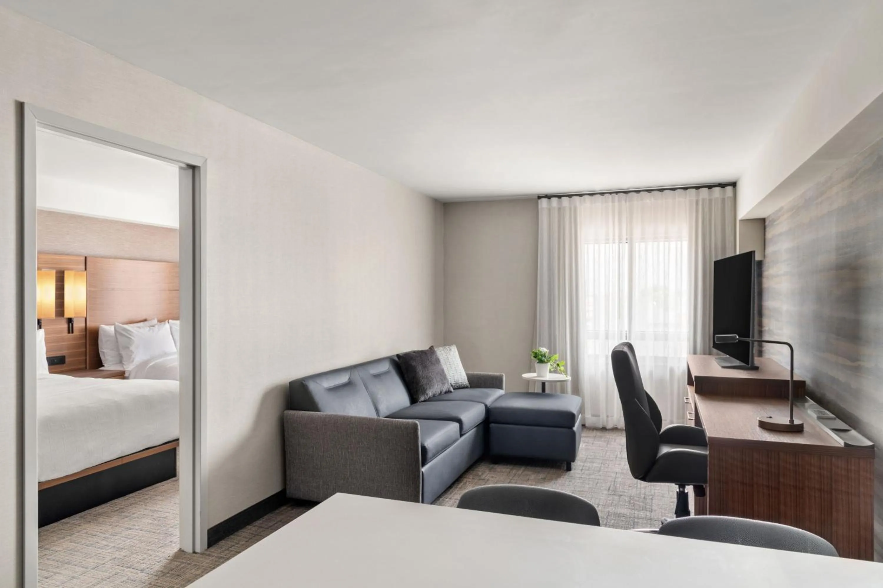 Living room, Bed in Residence Inn by Marriott Laval