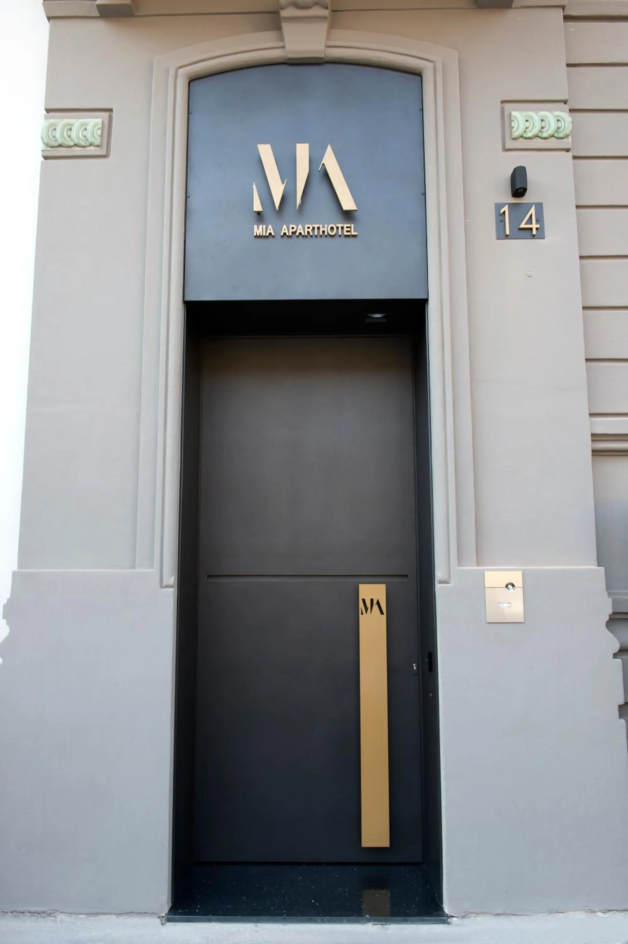 Facade/entrance in Gatto Bianco Mia Aparthotel