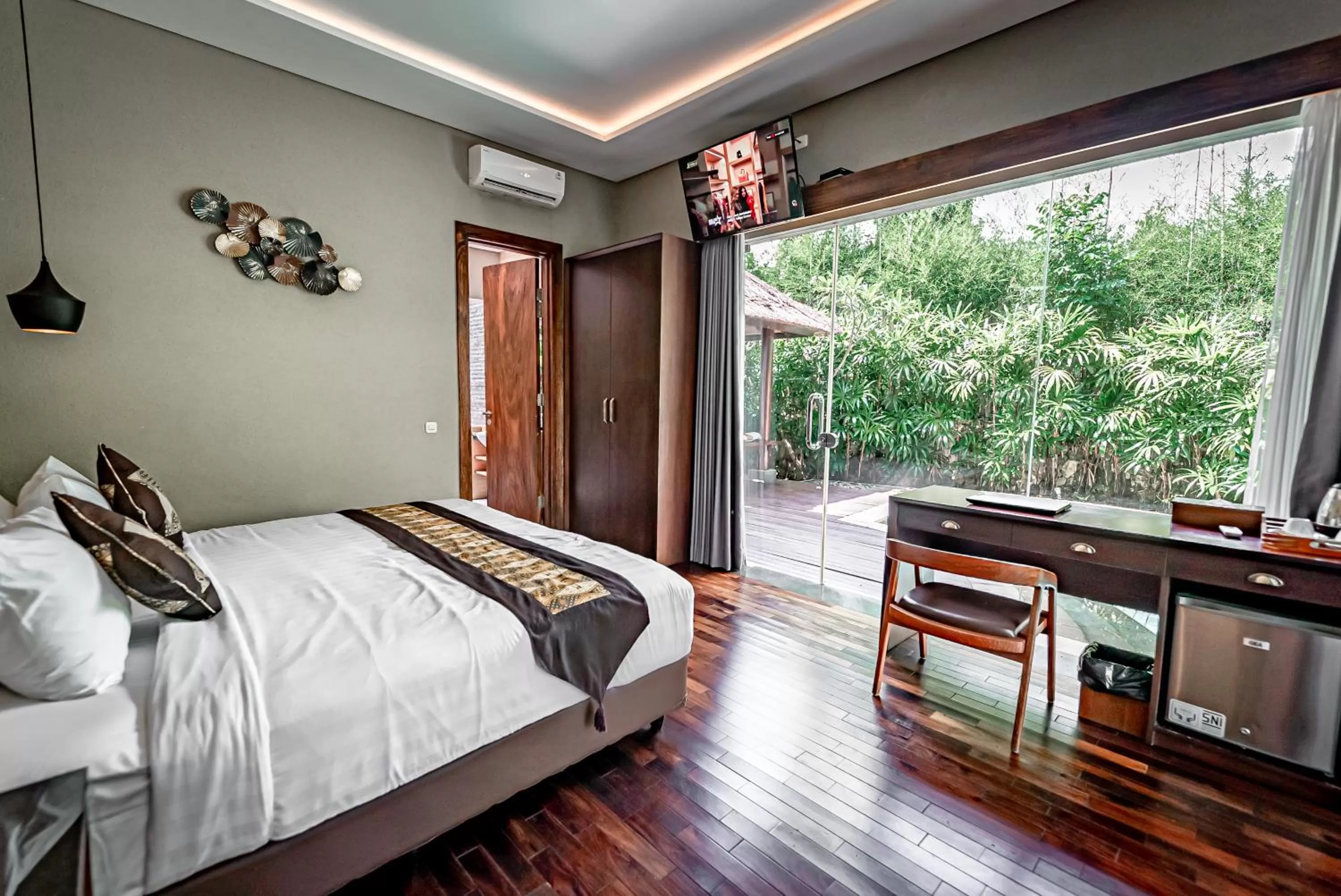 View (from property/room), Bed in Del Cielo Villa Jimbaran