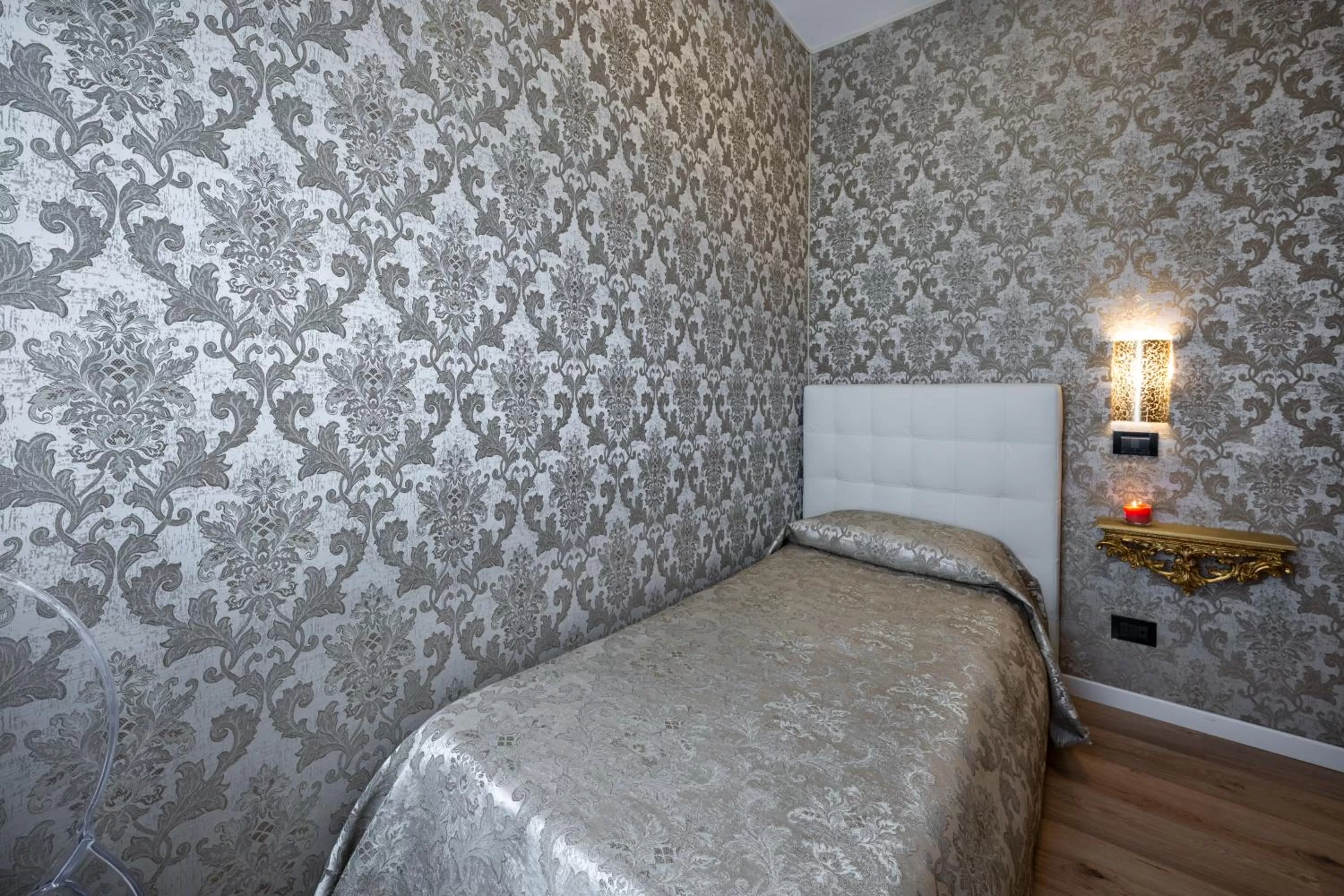 Bed in Hotel Apostoli Garden