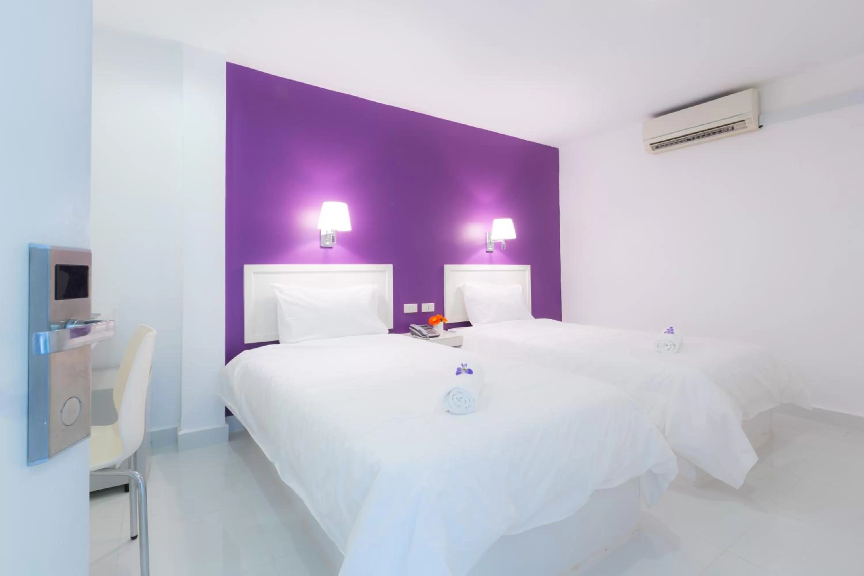 Photo of the whole room, Bed in Hotel Zing Phnom Penh