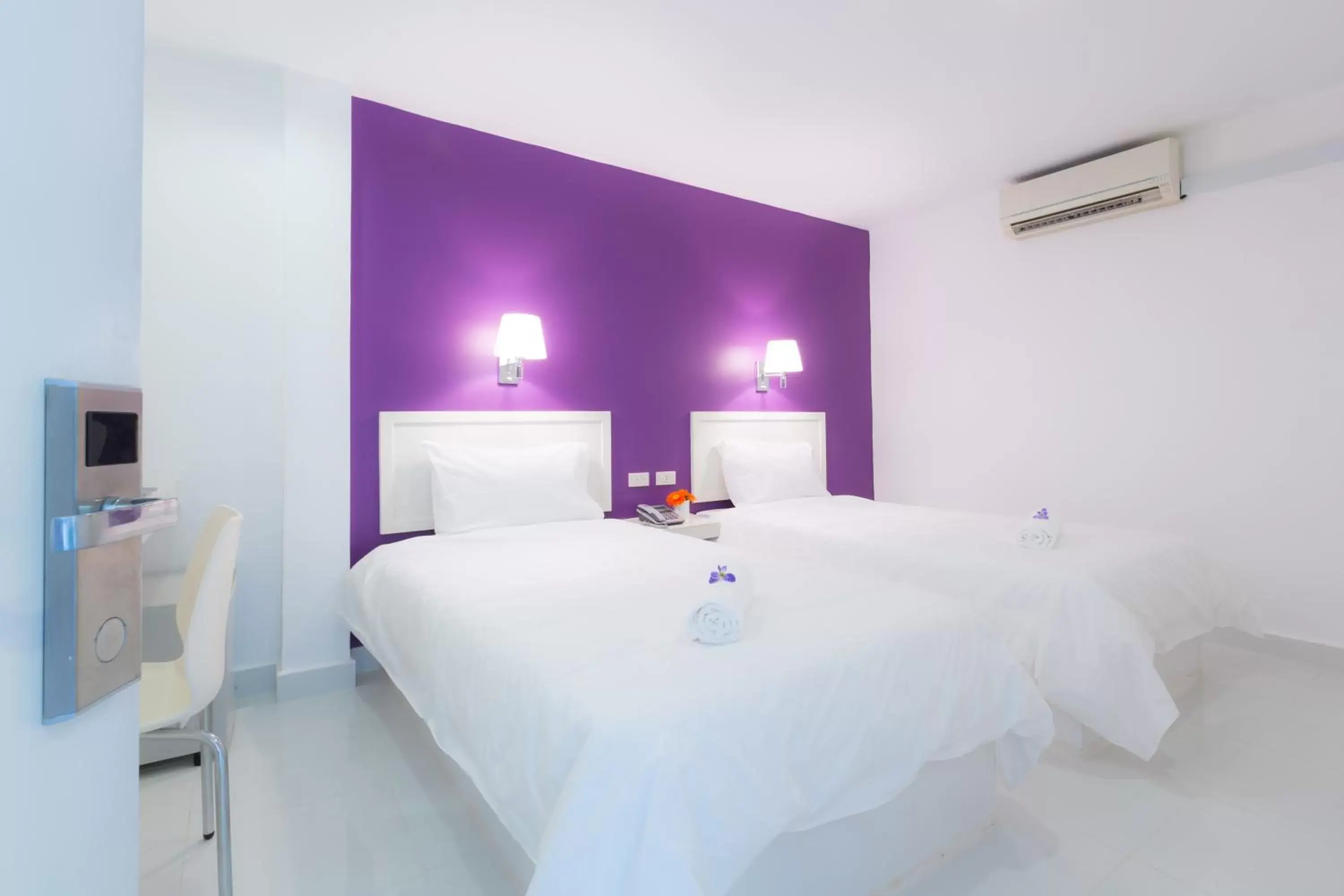 Standard Twin Room in Hotel Zing Phnom Penh Standard Twin Room in Hotel Zing Phnom Penh