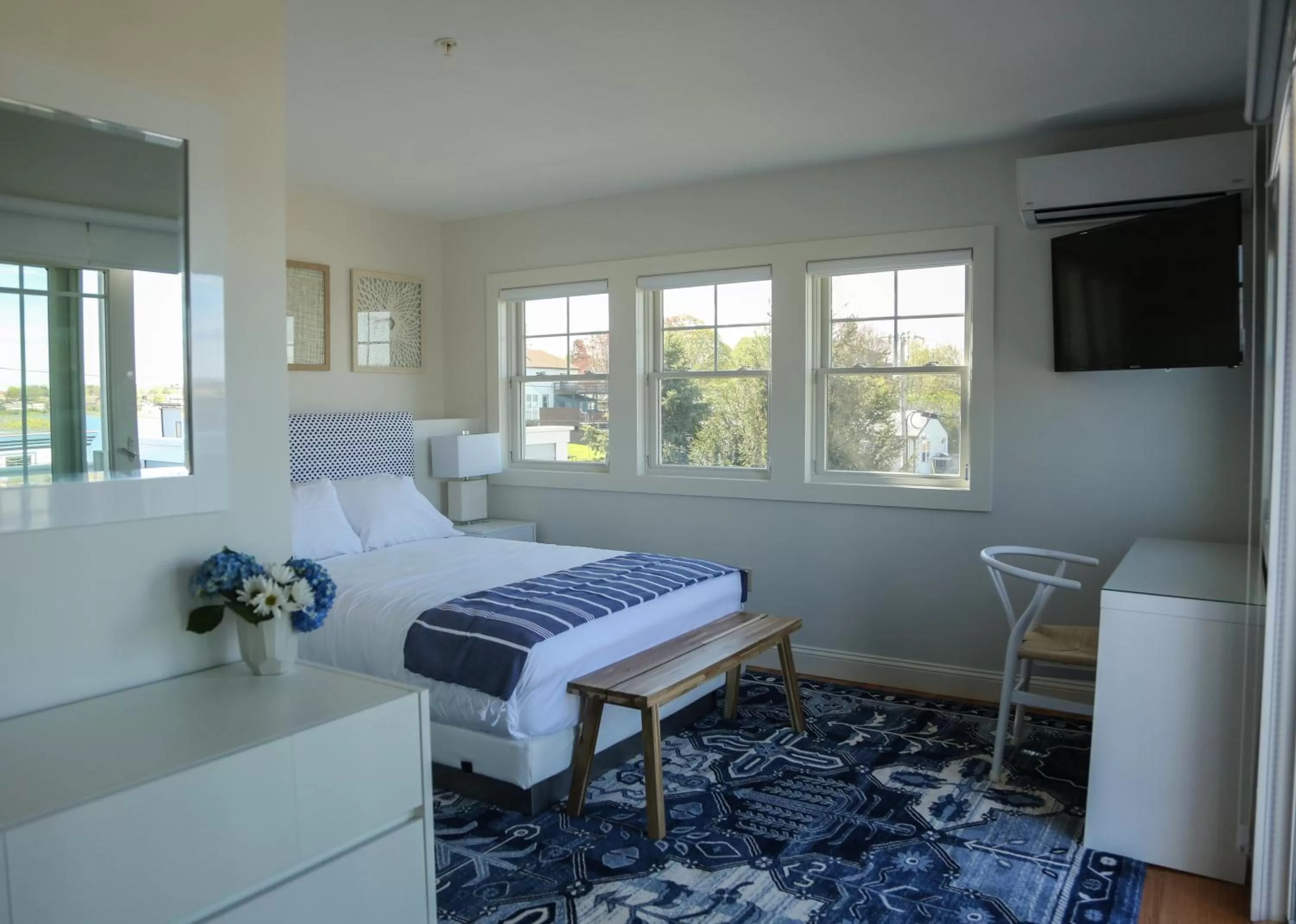 Bed in The Sea Breeze Inn