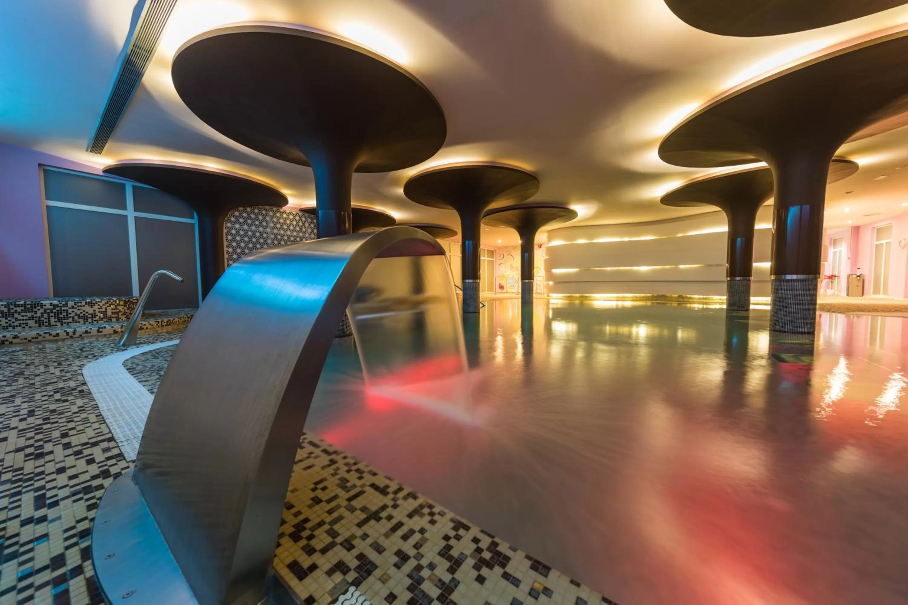 Hot Spring Bath in Hotel Beatriz Albacete & SPA