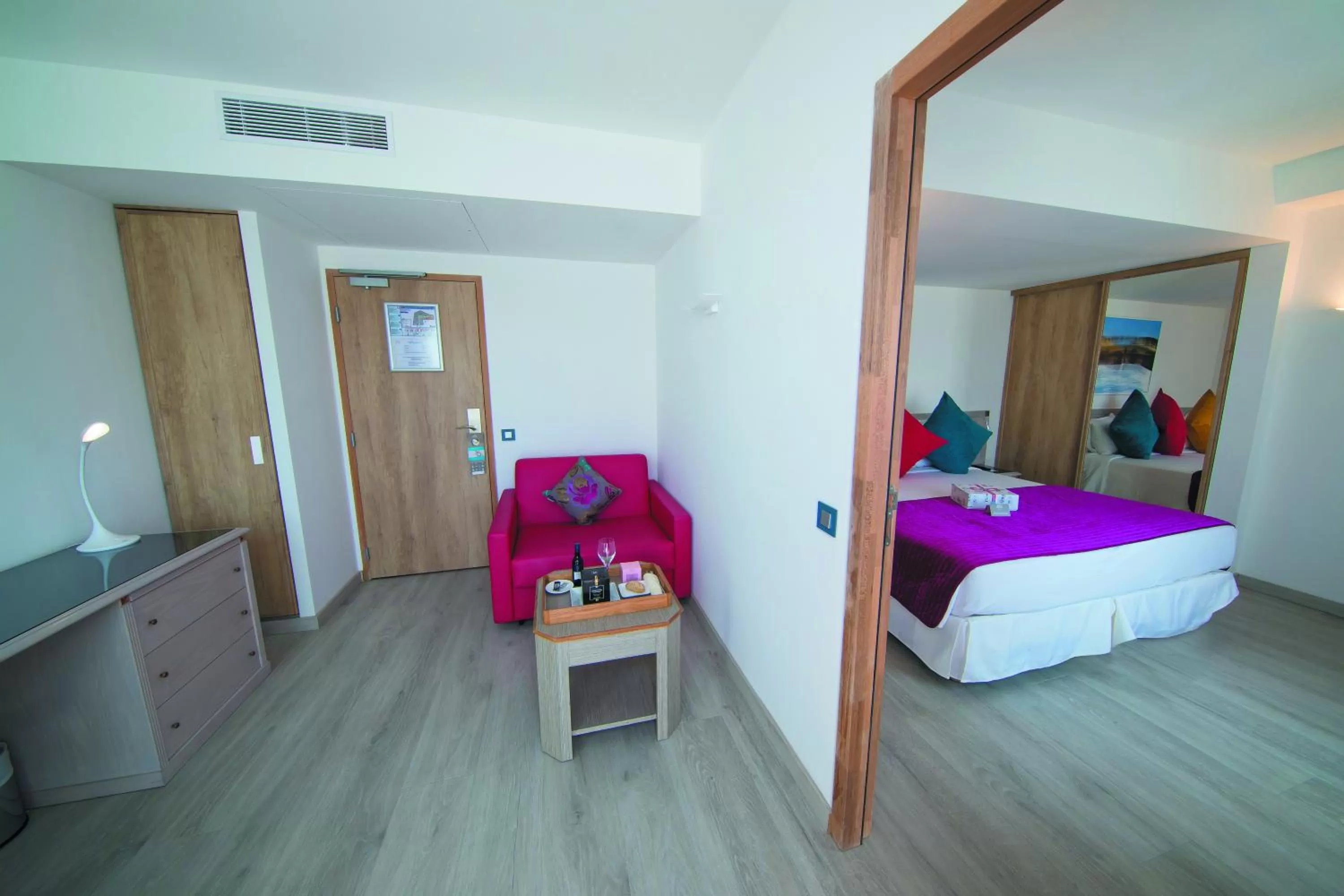 Bedroom, Bed in Cristal Hôtel & Spa