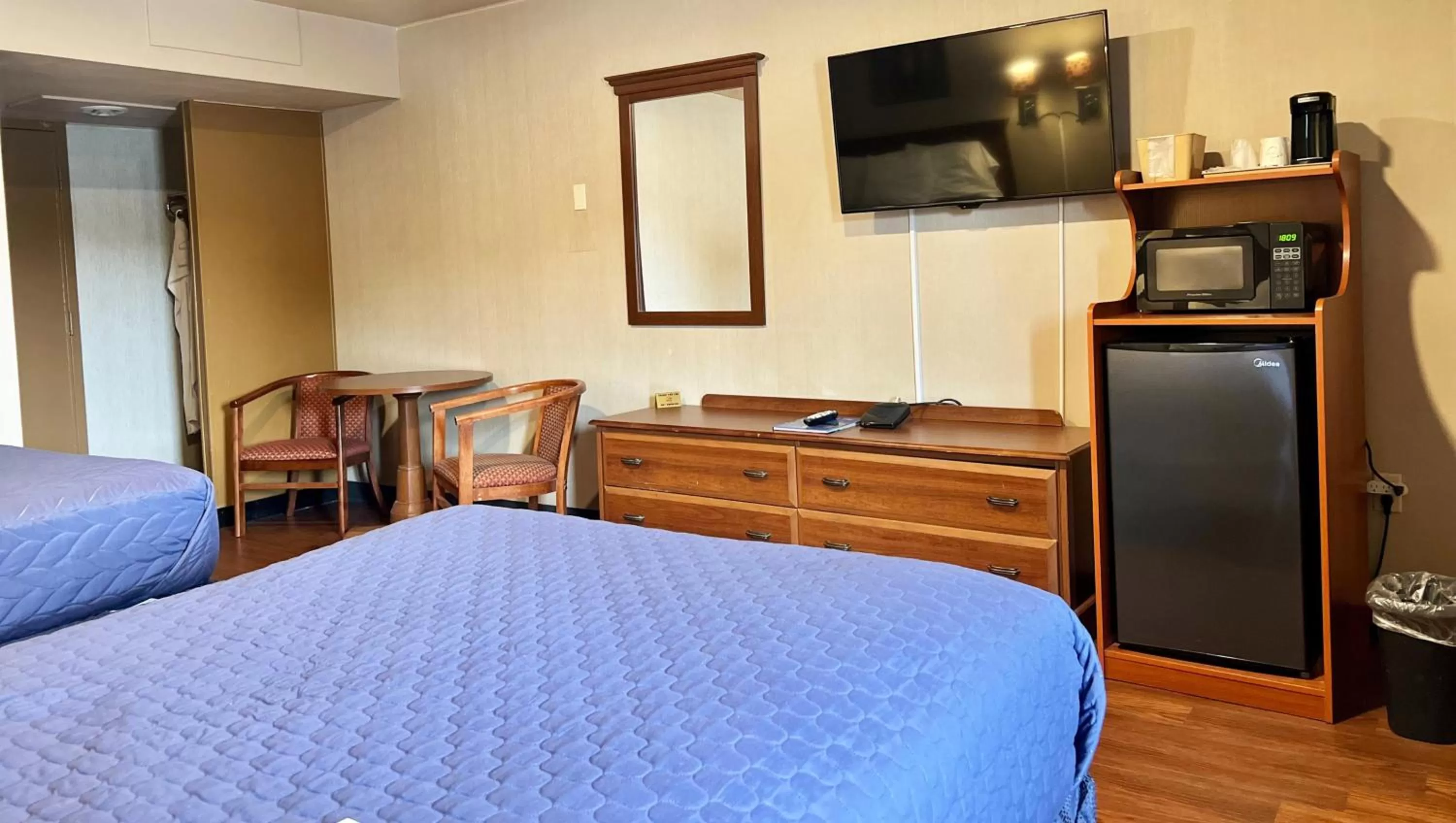 Photo of the whole room, Bed in Magnuson Grand Harrisburg