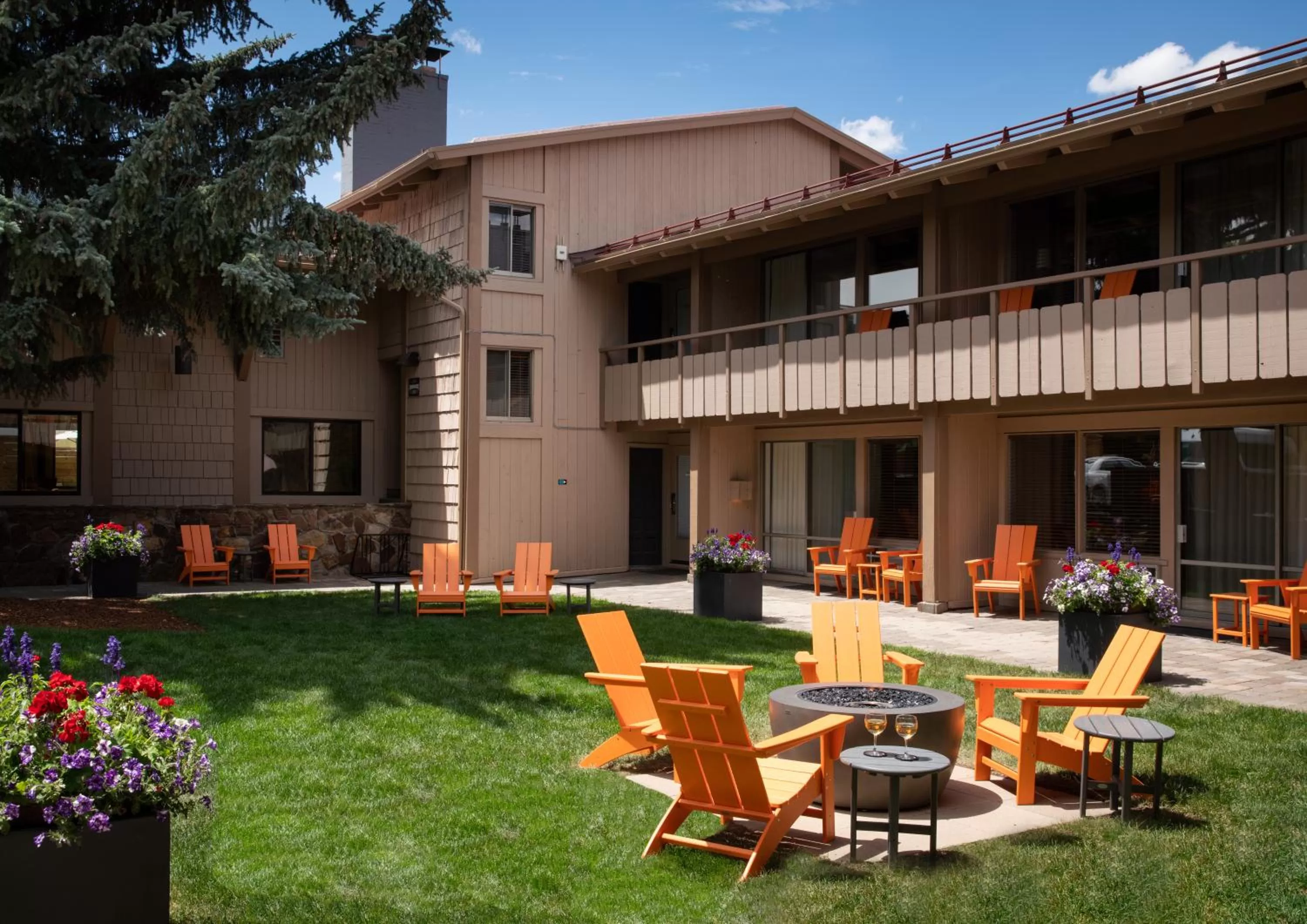 Property building in Tamarack Lodge Sun Valley