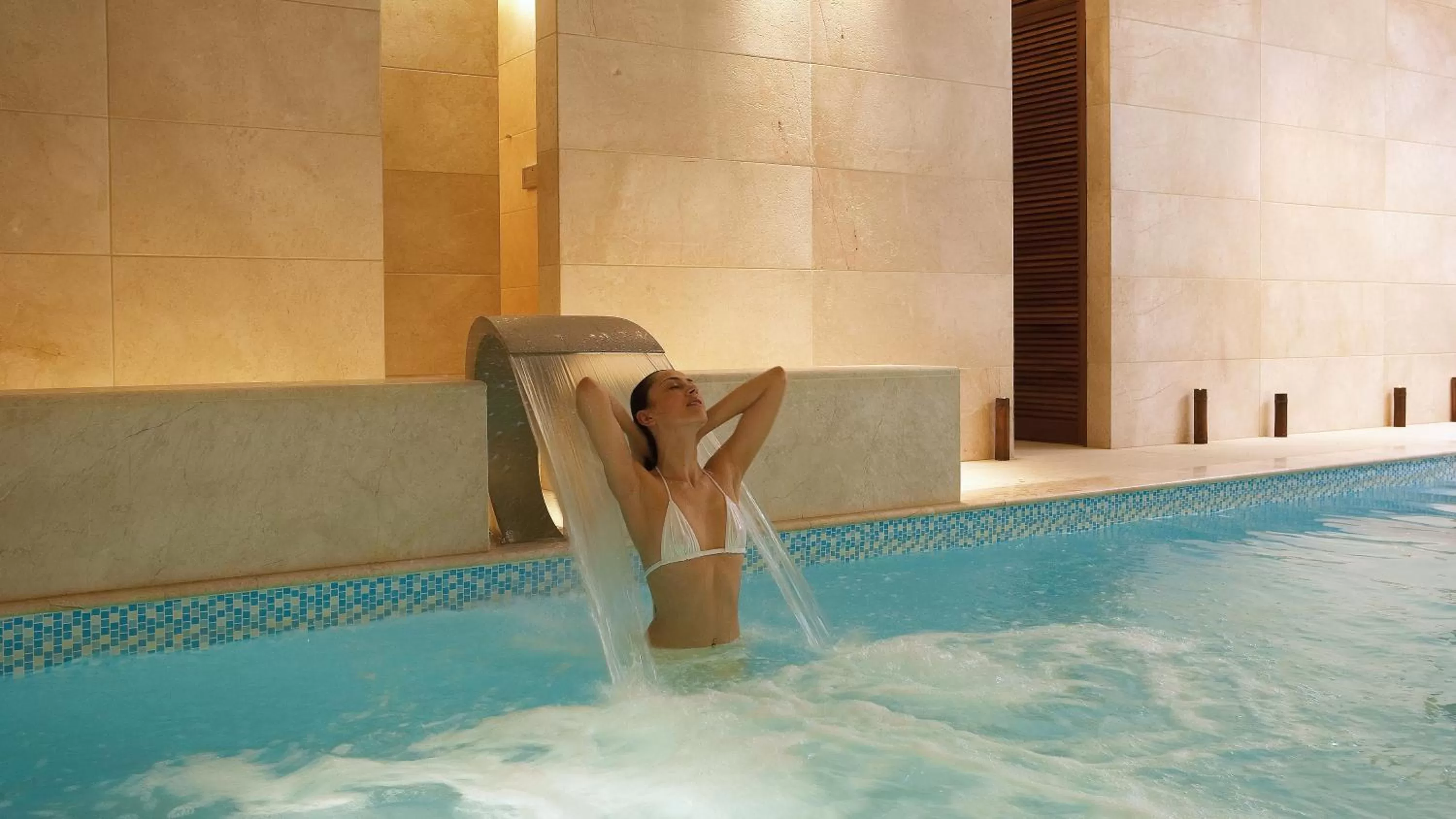 Hot Tub in Alexander Beach Hotel & Spa