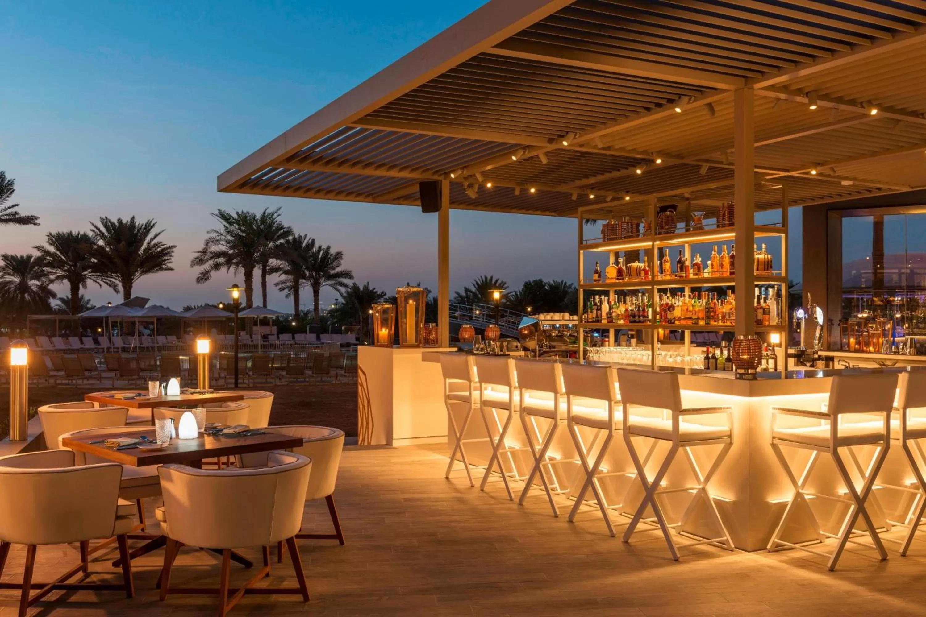 Lounge or bar in Le Royal Meridien Beach Resort & Spa Dubai