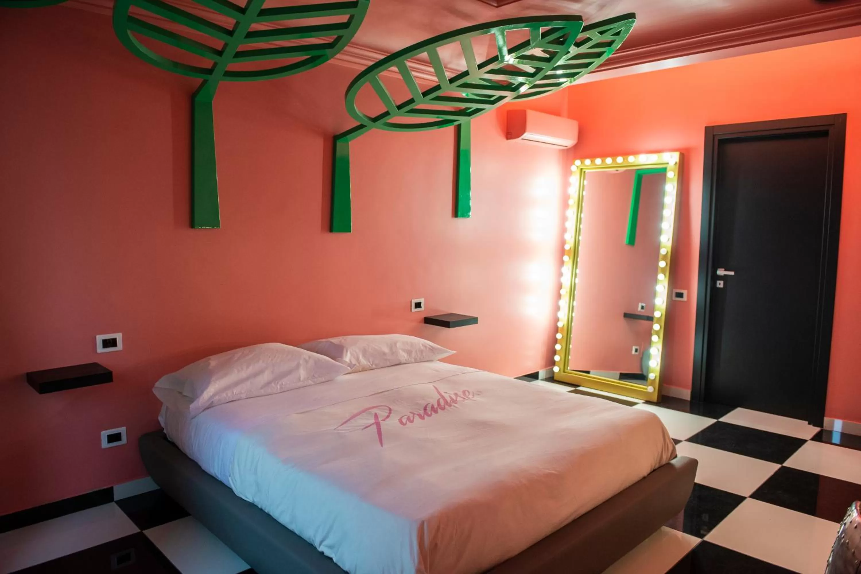 Bed in D'amelio'S suites