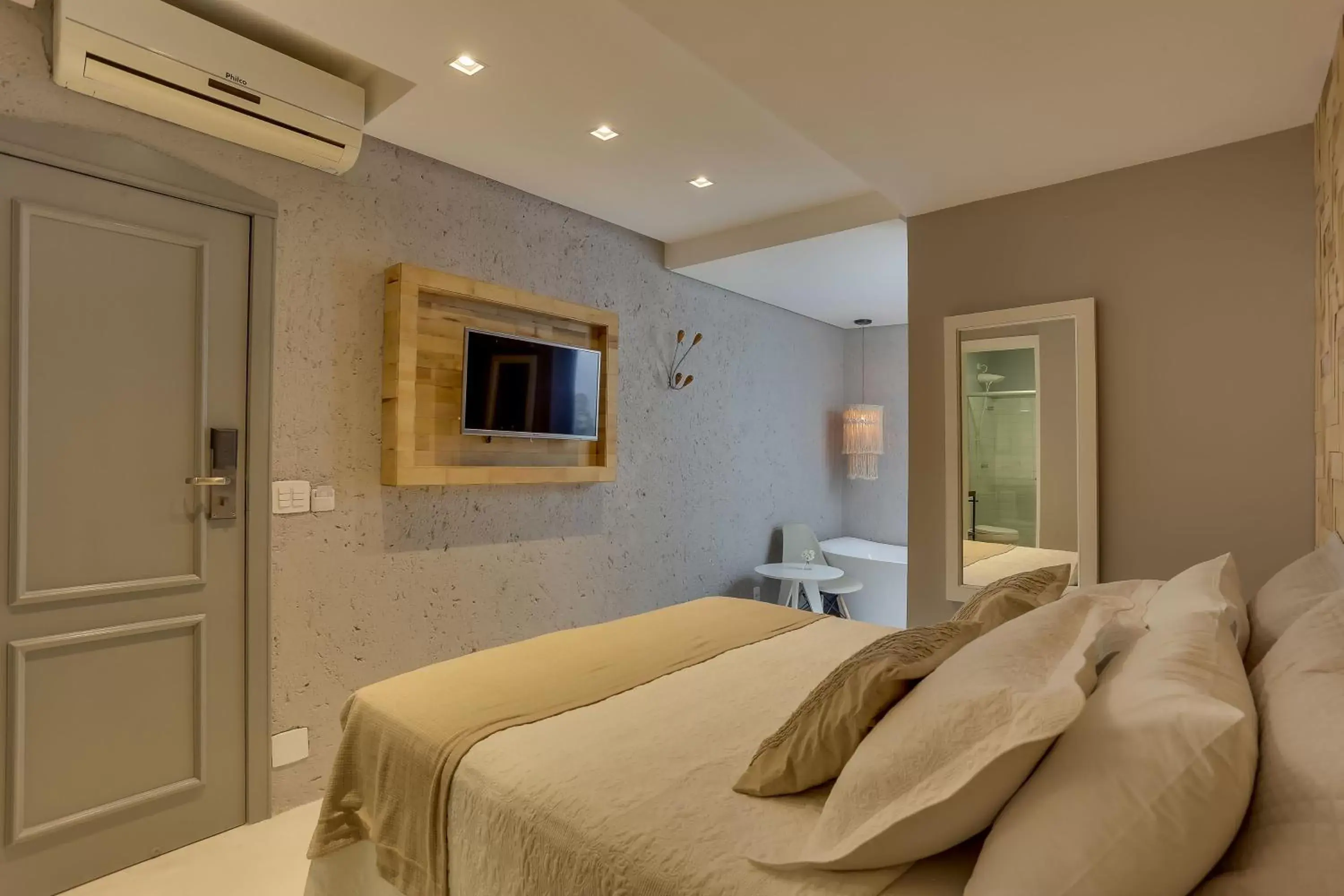 Deluxe Double Room with Bath in Solar Beach Hotel Deluxe Double Room with Bath in Solar Beach Hotel