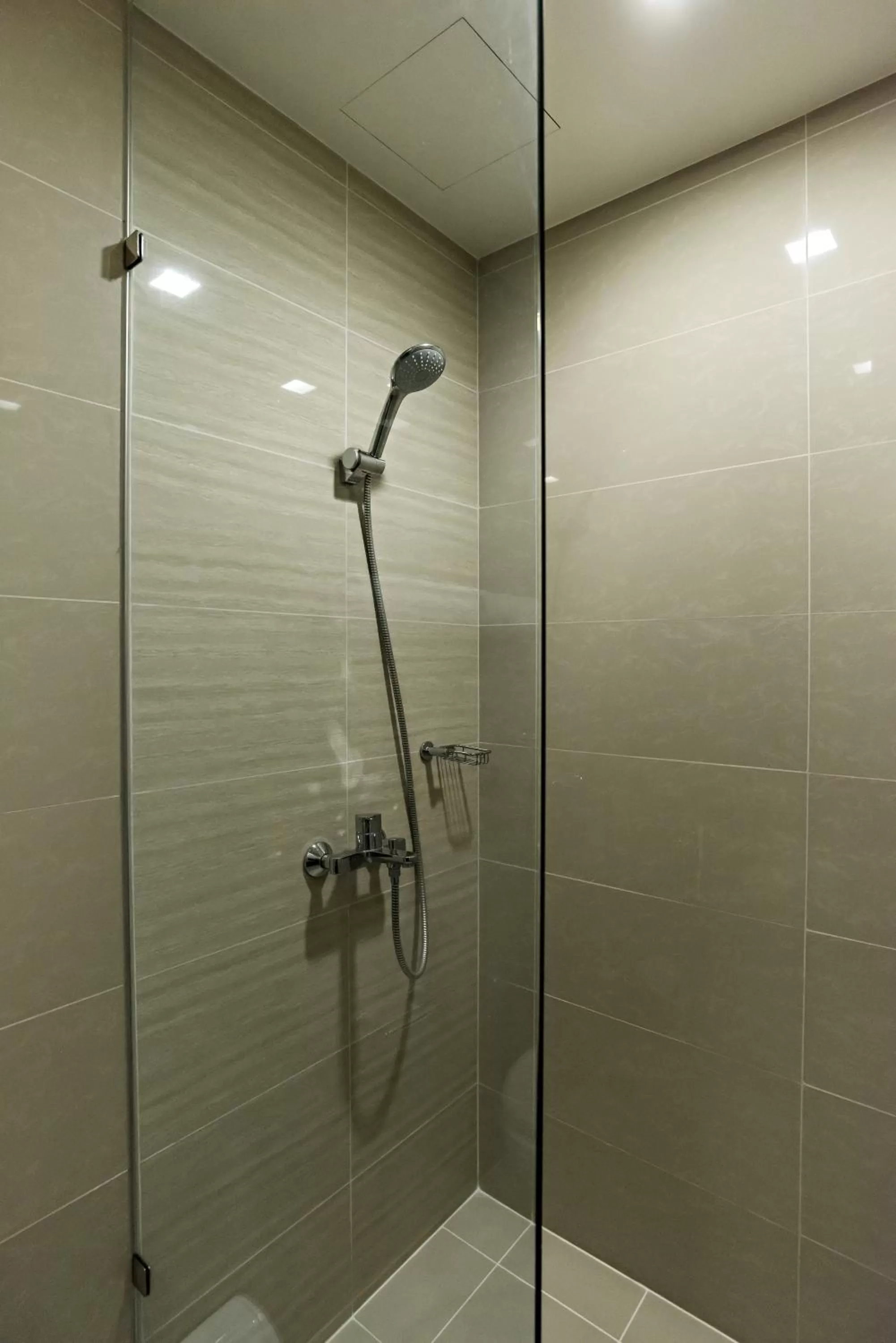 Bathroom in 1BR Suite in Uptown BGC
