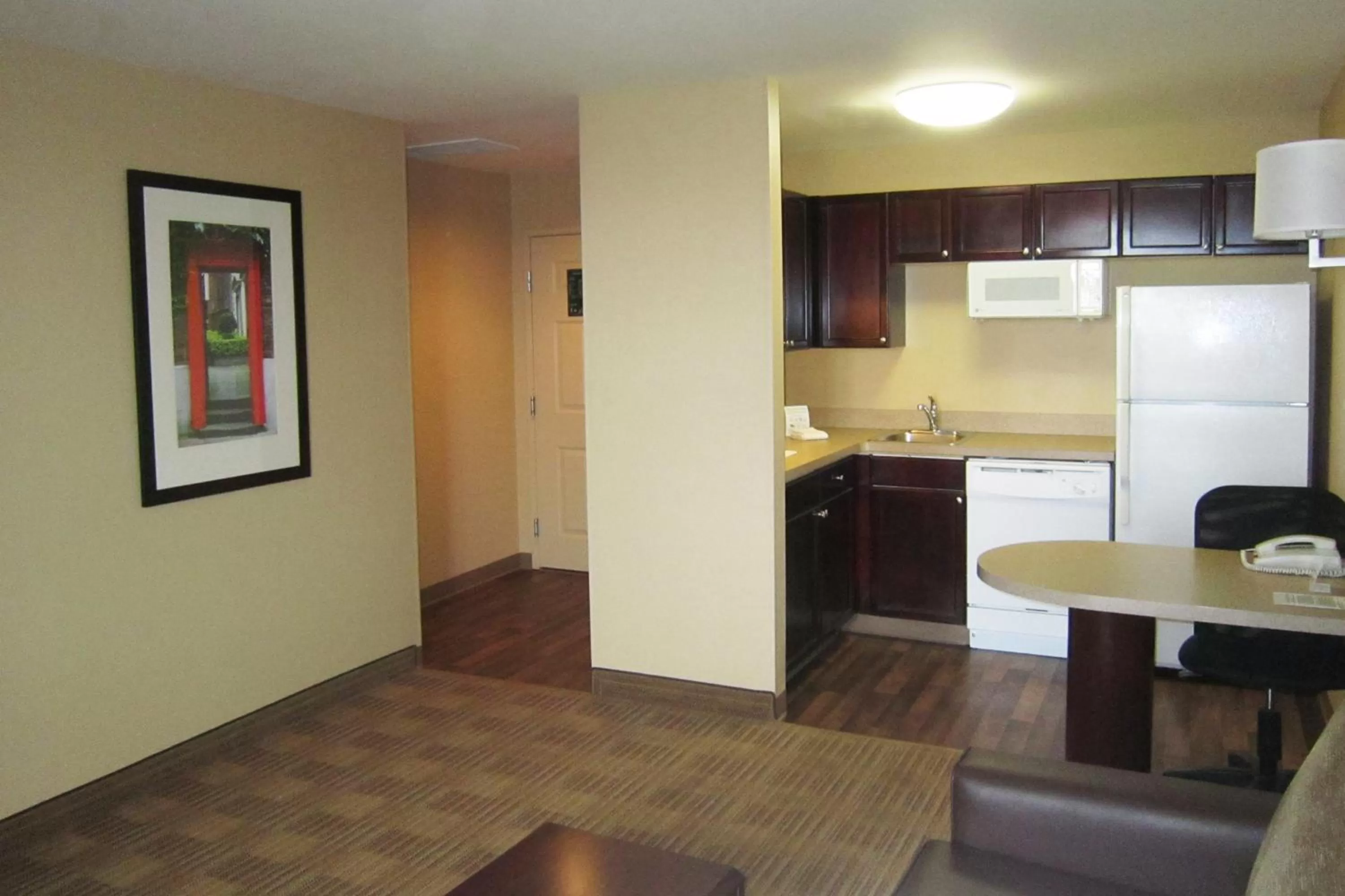 Kitchen or kitchenette in Extended Stay America Suites - Atlanta - Alpharetta - Northpoint - West