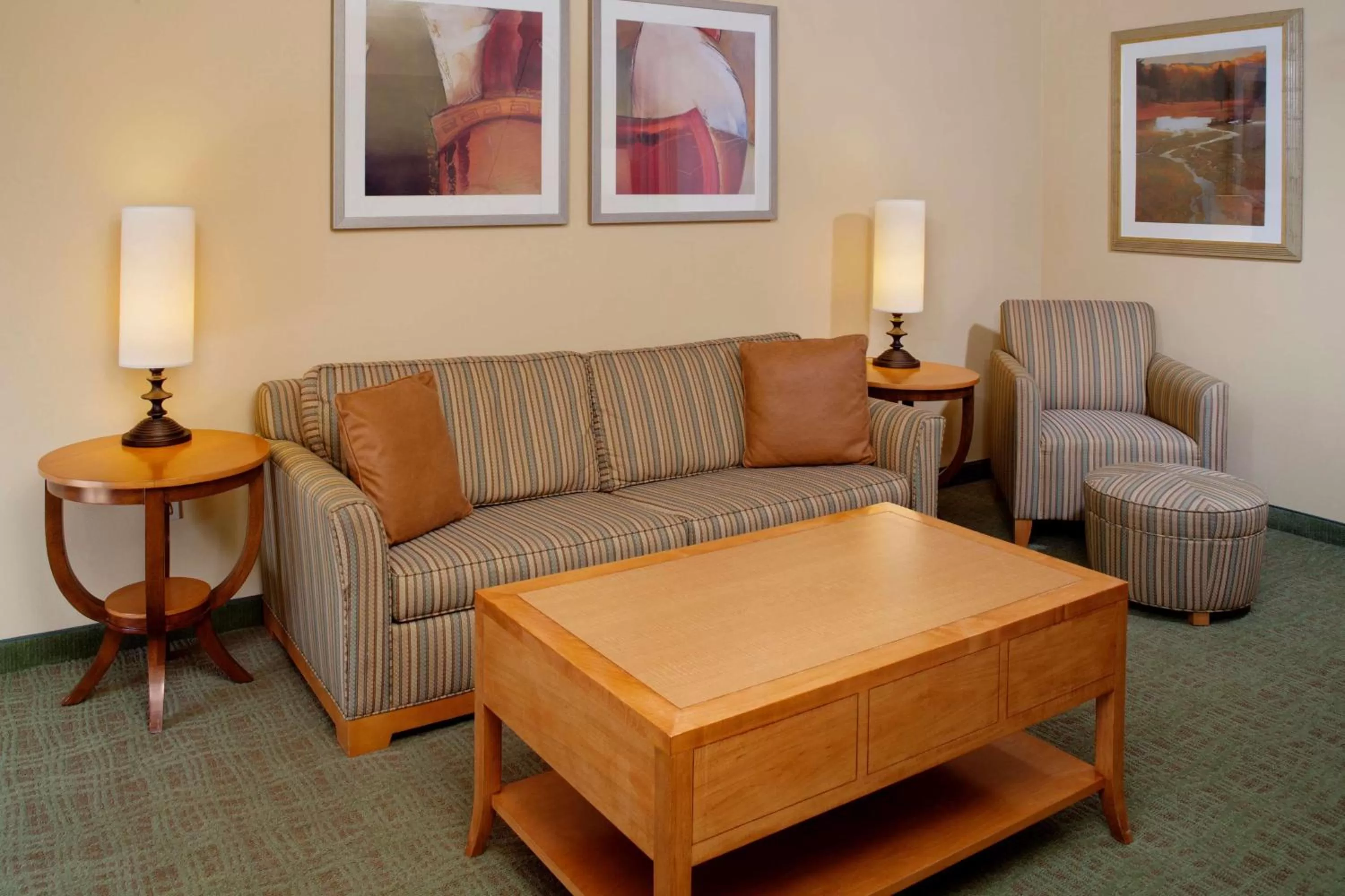 1 King 2 Room Suite Non Smoking in DoubleTree by Hilton Columbus/Worthington