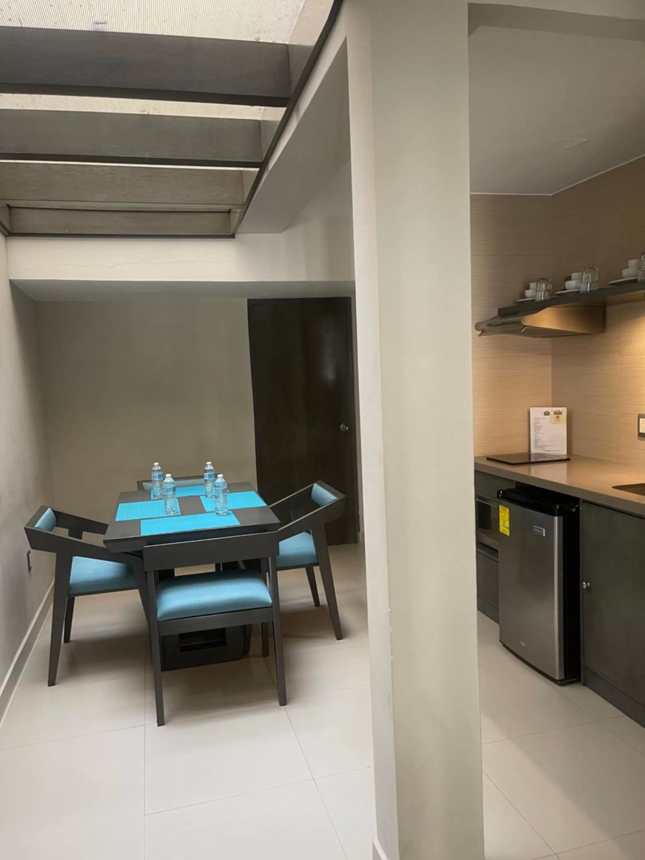 Dining area in Suites San Luis