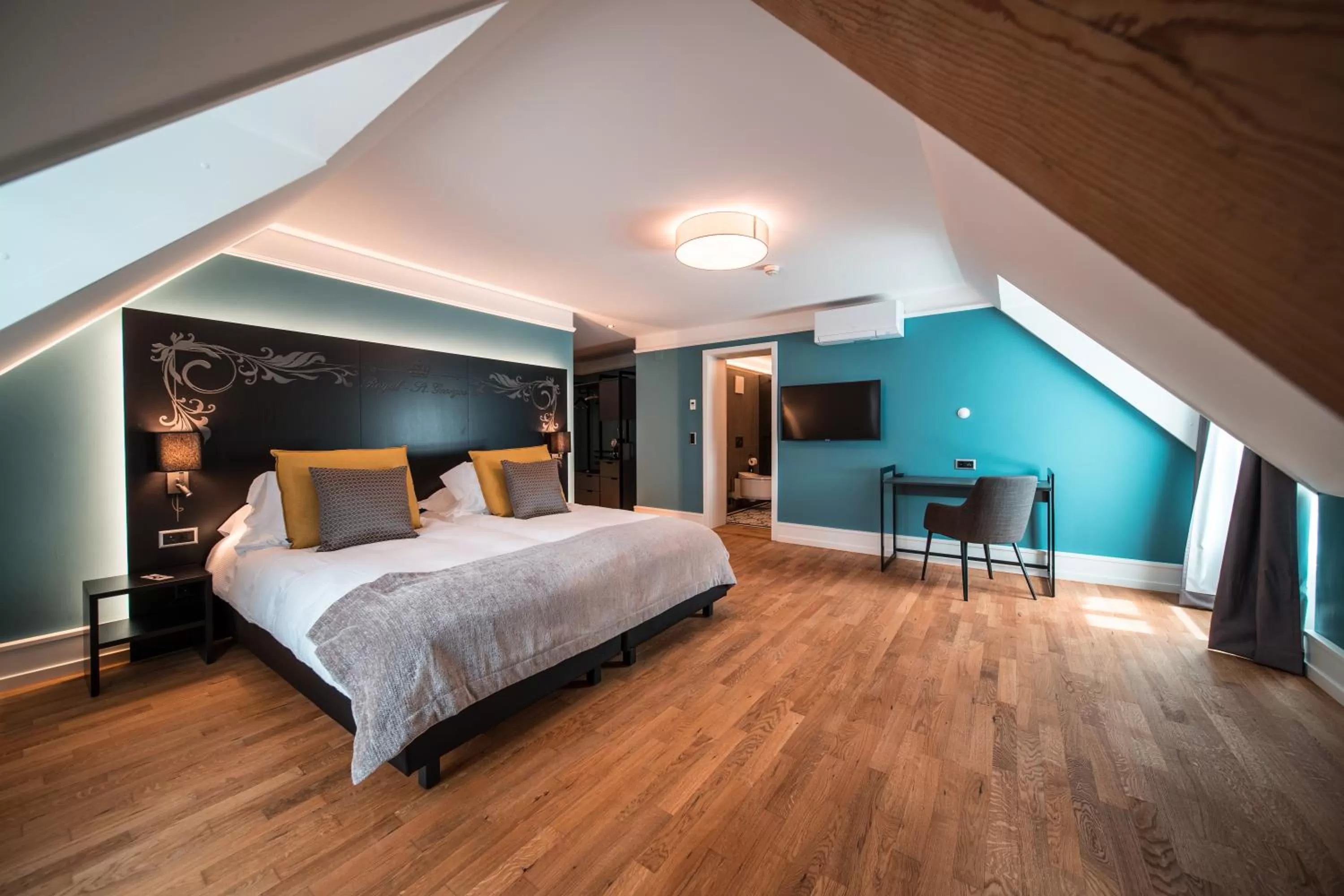 Bedroom, Bed in Royal St. Georges Hotel Interlaken - MGallery Collection