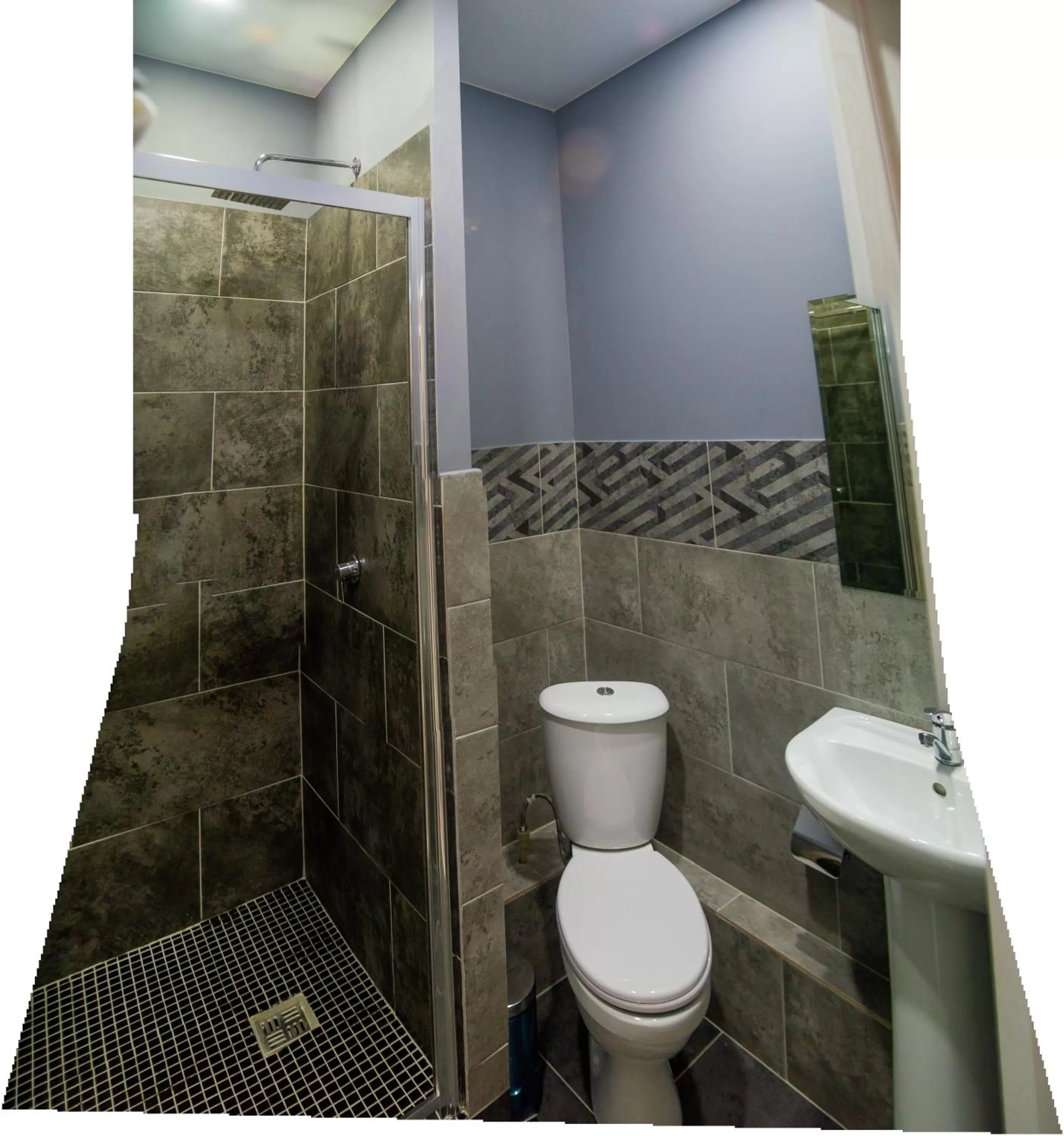 Bathroom in Hi hotel