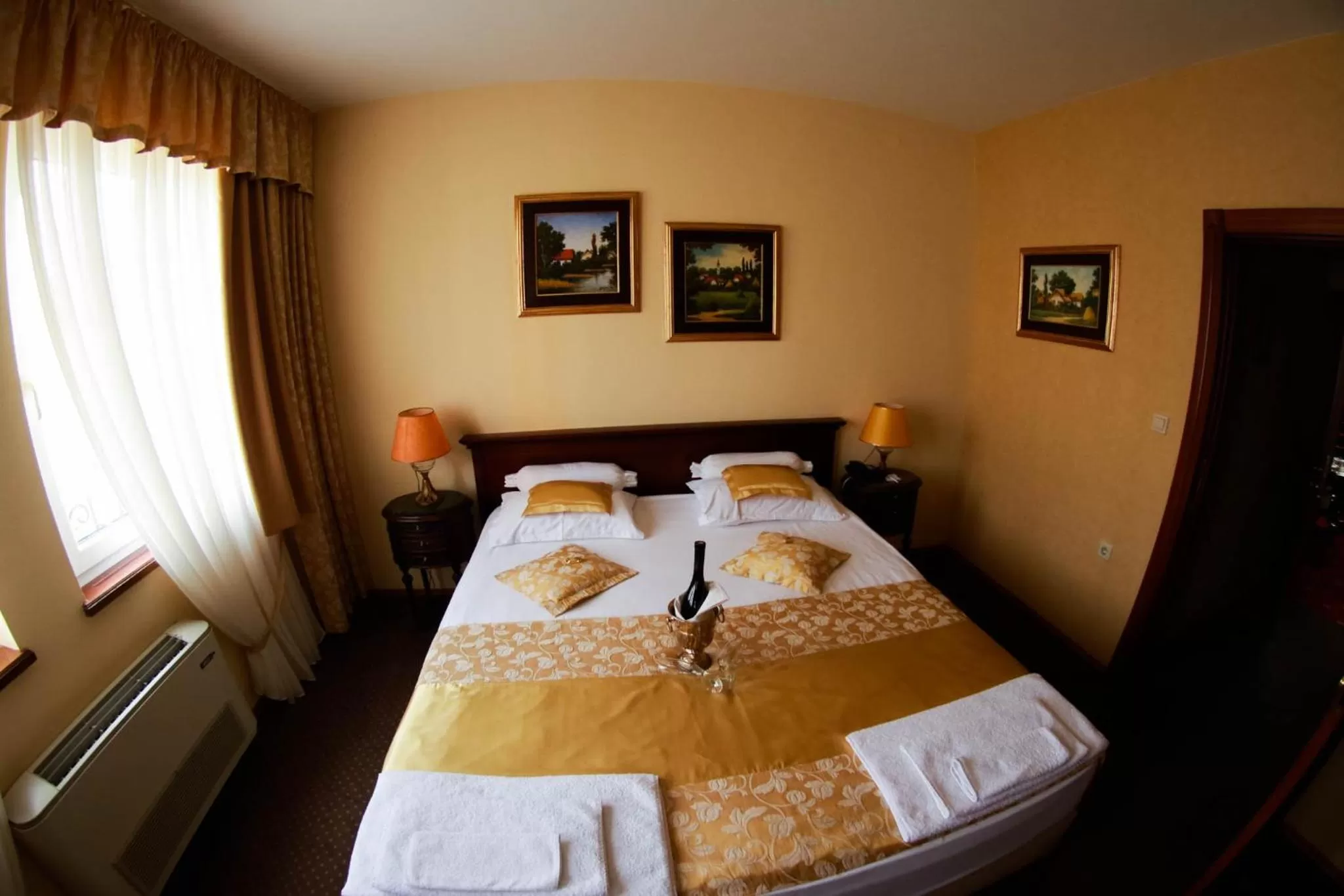 Bed in Garni Hotel Andric