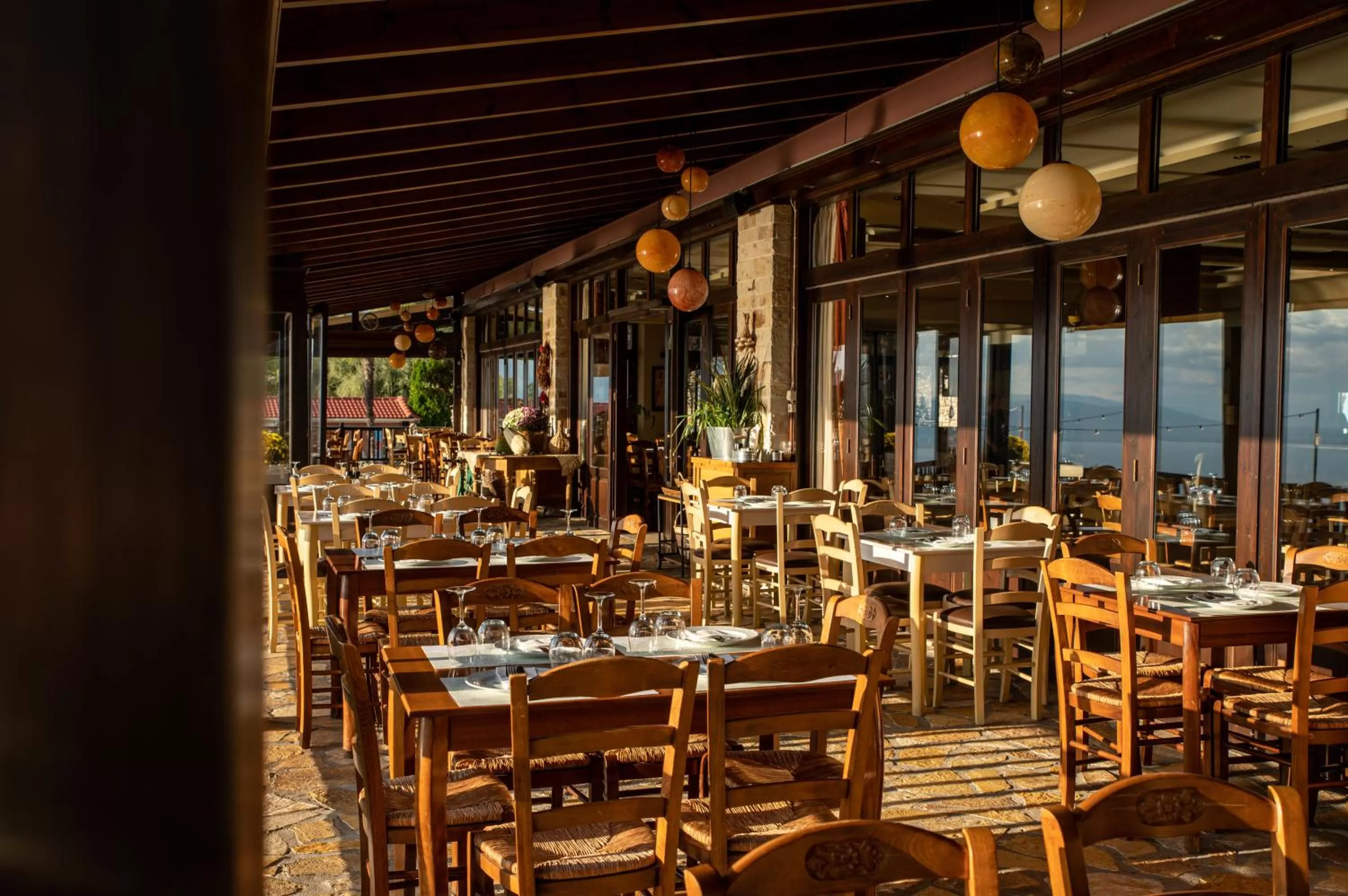 Restaurant/places to eat in Althaia Hotel