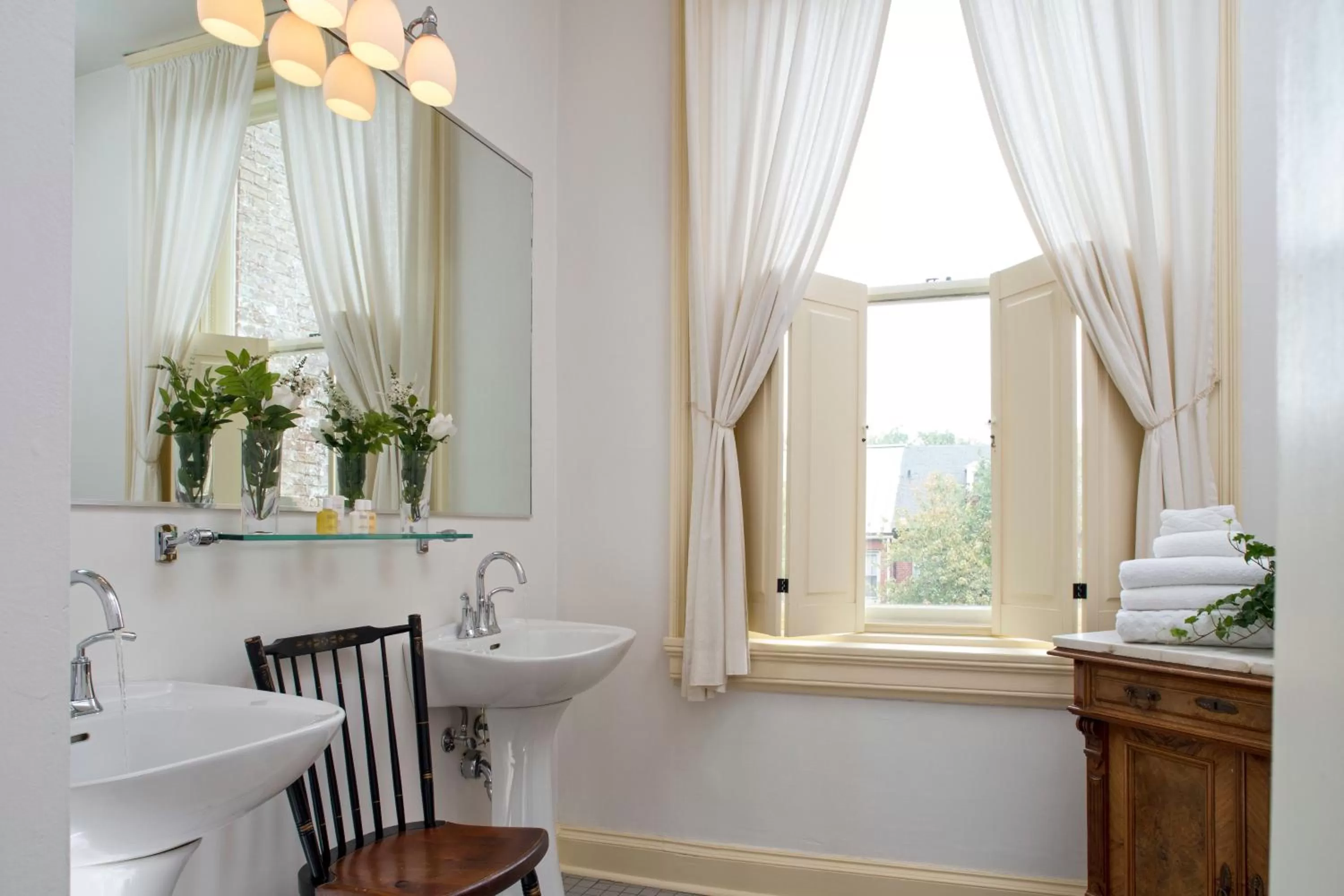 Shower in Rachael's Dowry Bed and Breakfast