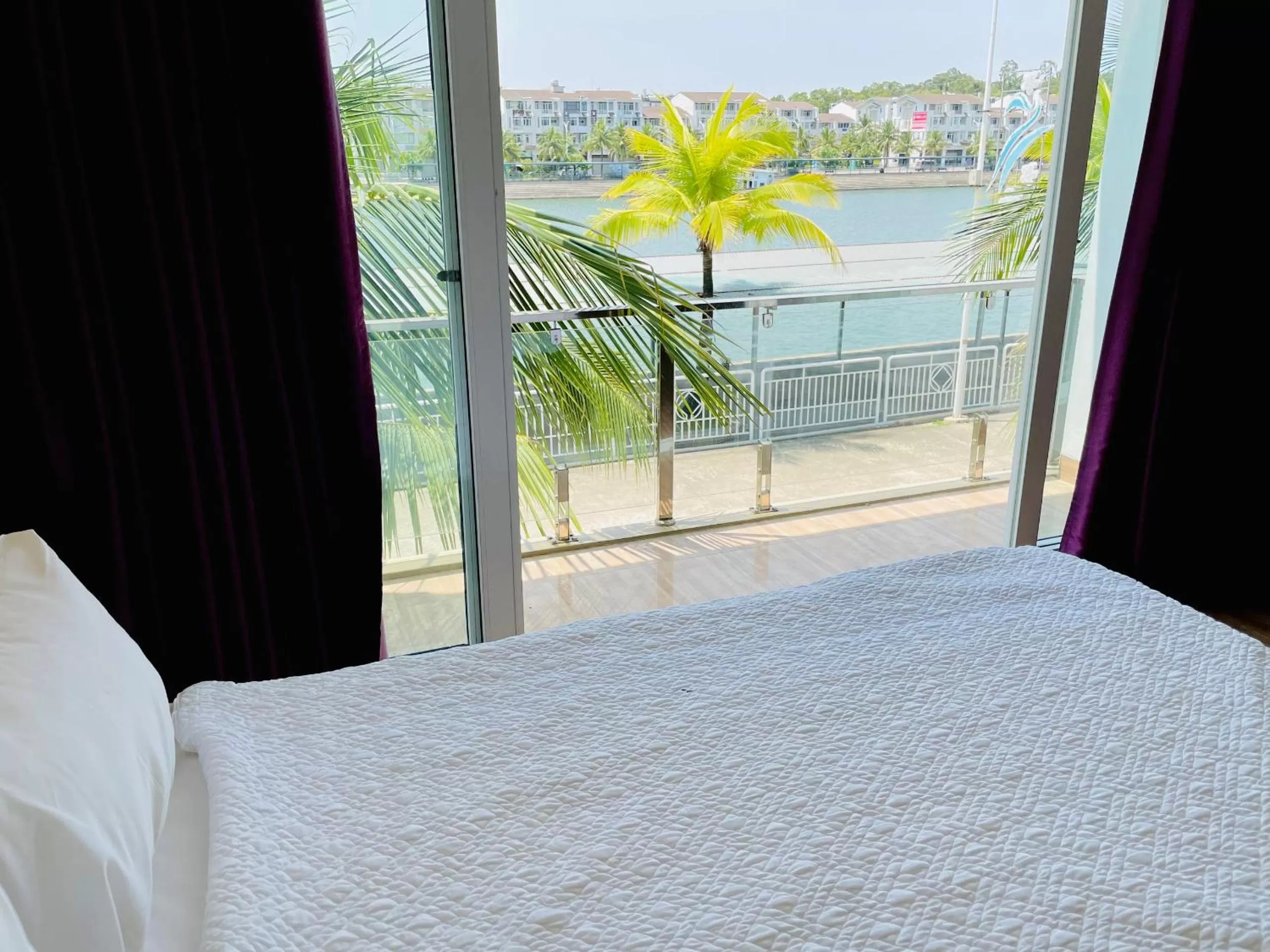 Bed in Tuan Chau Havana Hotel