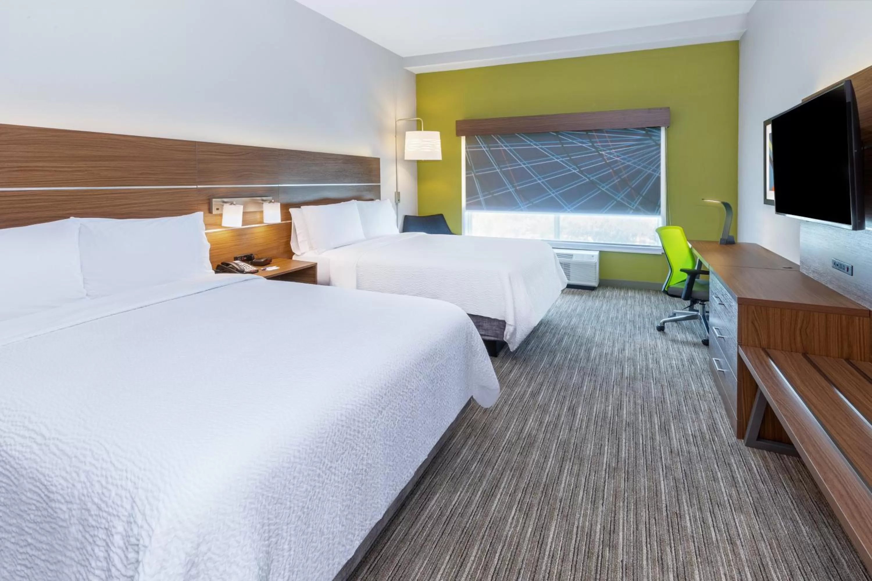 Photo of the whole room, Bed in Holiday Inn Express & Suites - Houston - Downtown North by IHG